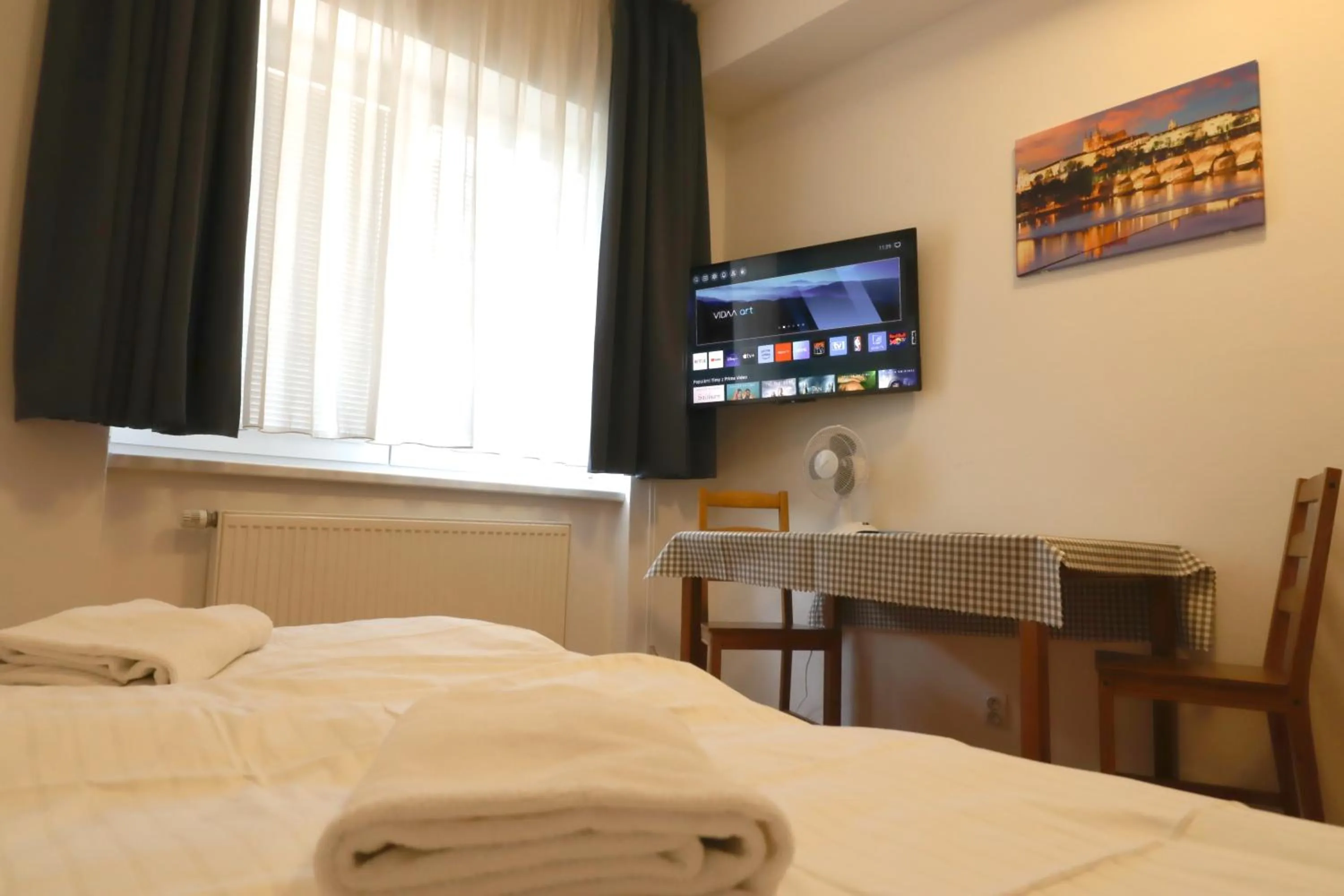 TV and multimedia, Bed in University Hotel