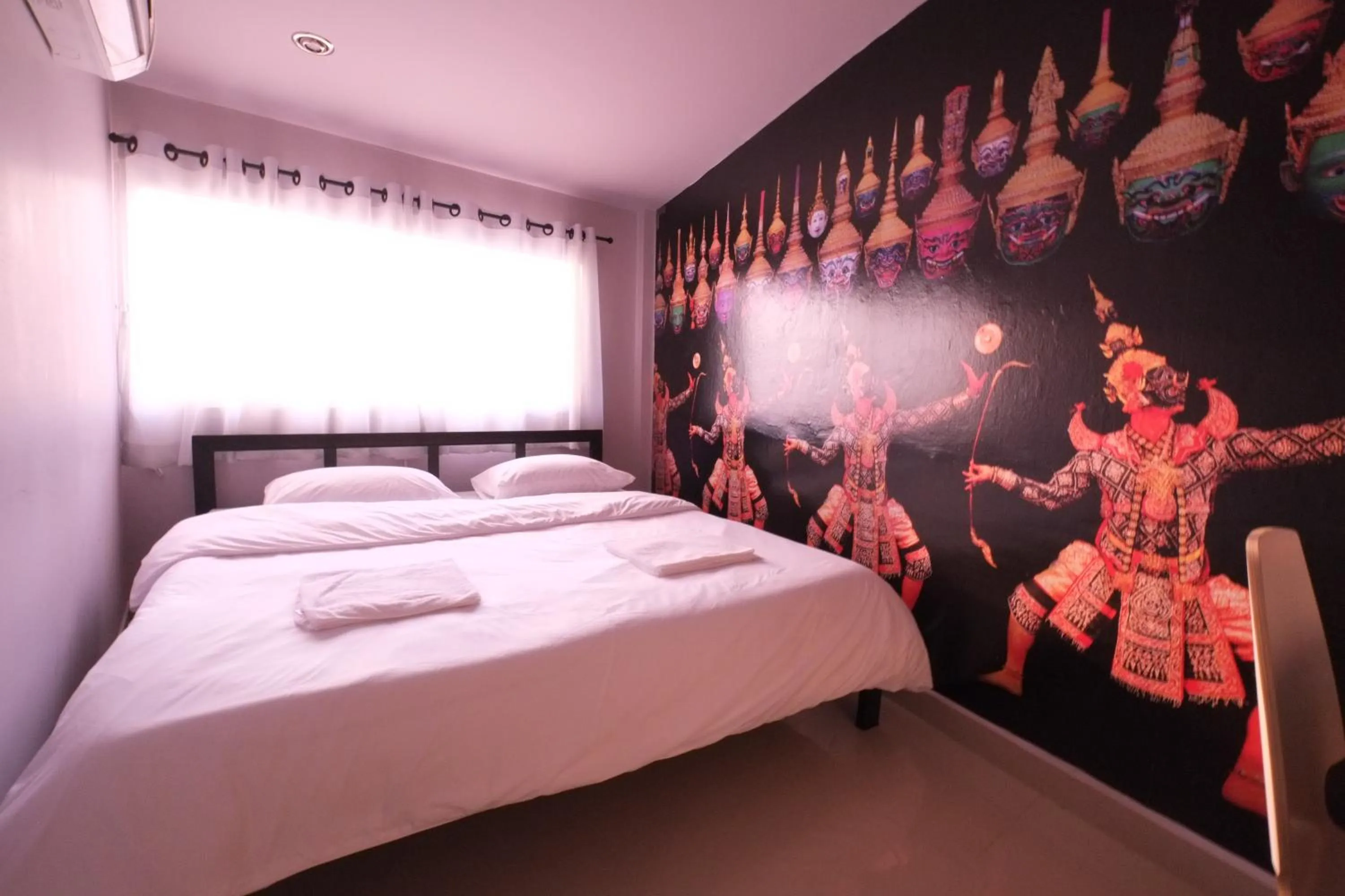 Photo of the whole room, Bed in Everyday Bangkok Hostel