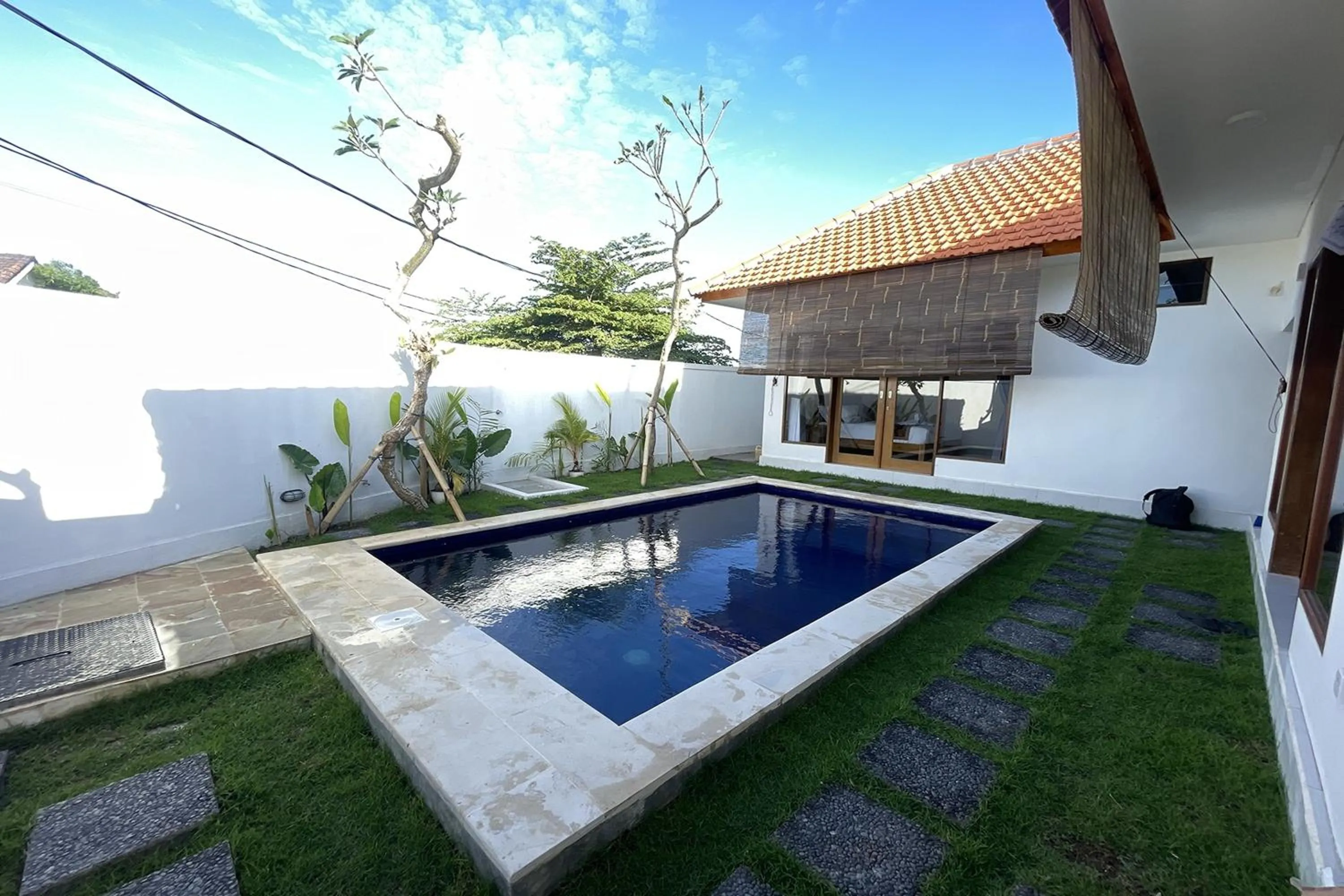 Swimming pool in The Wina Villa 01