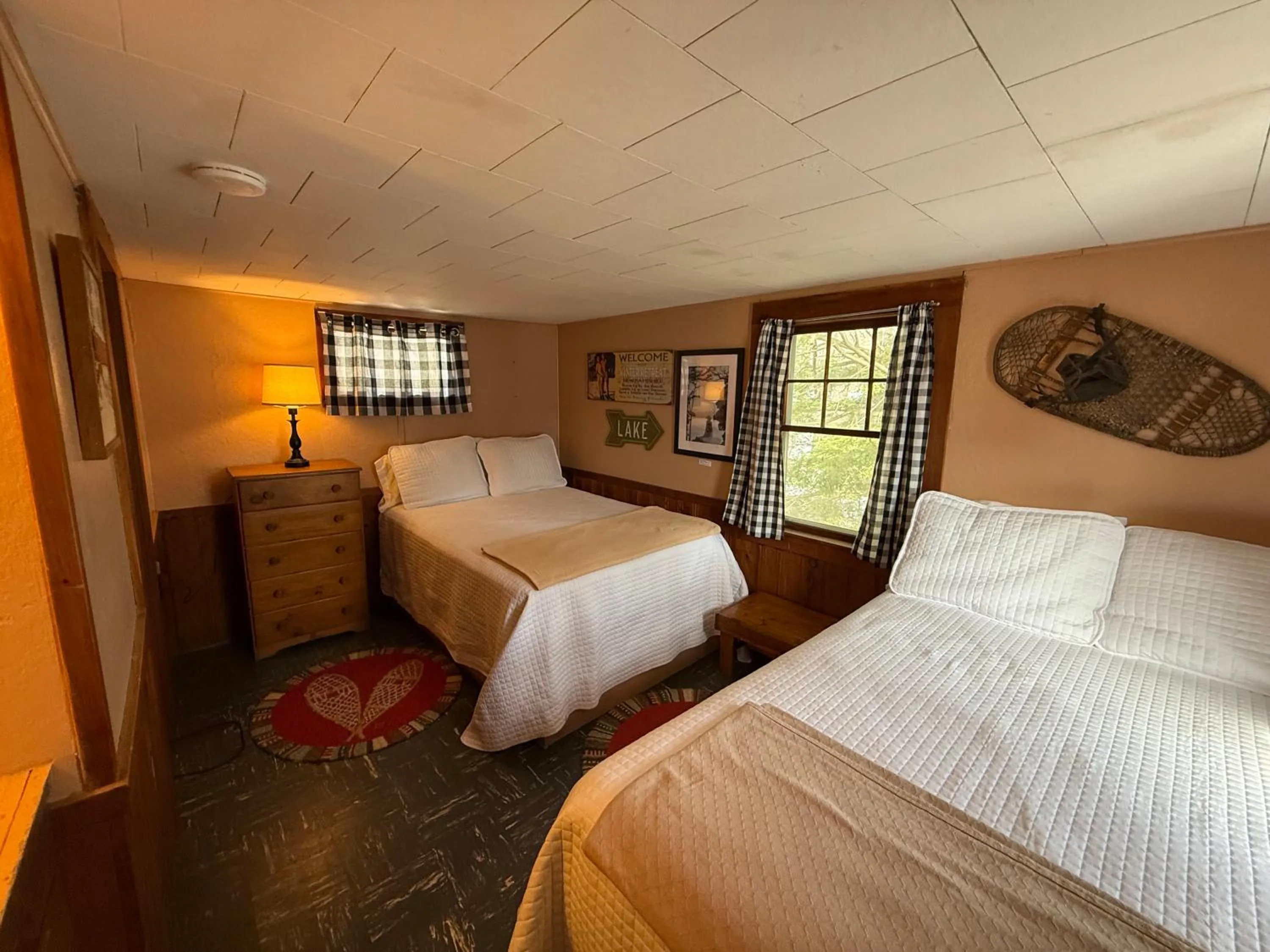 Bed in Cottage Place on Squam Lake