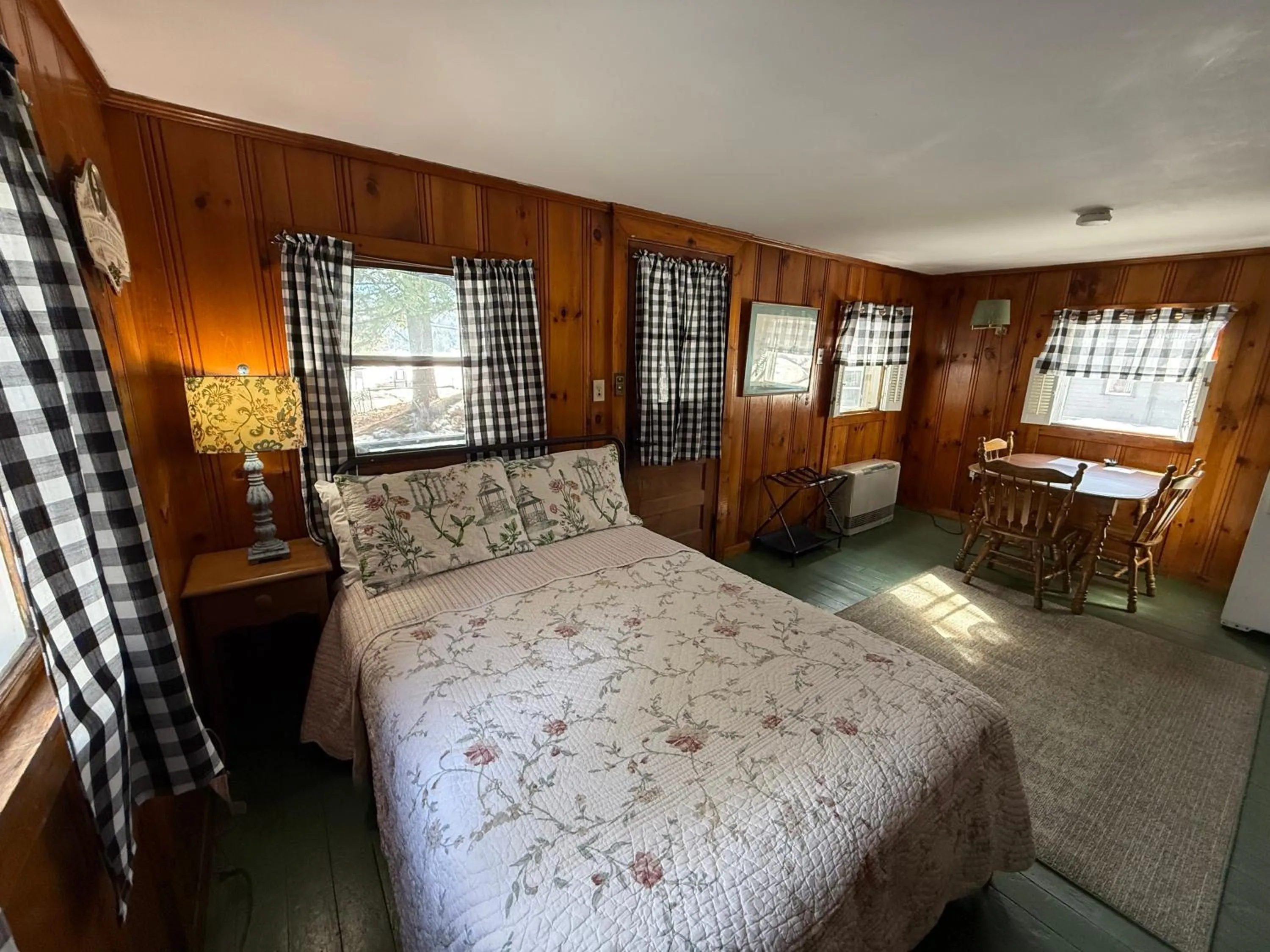 Bed in Cottage Place on Squam Lake
