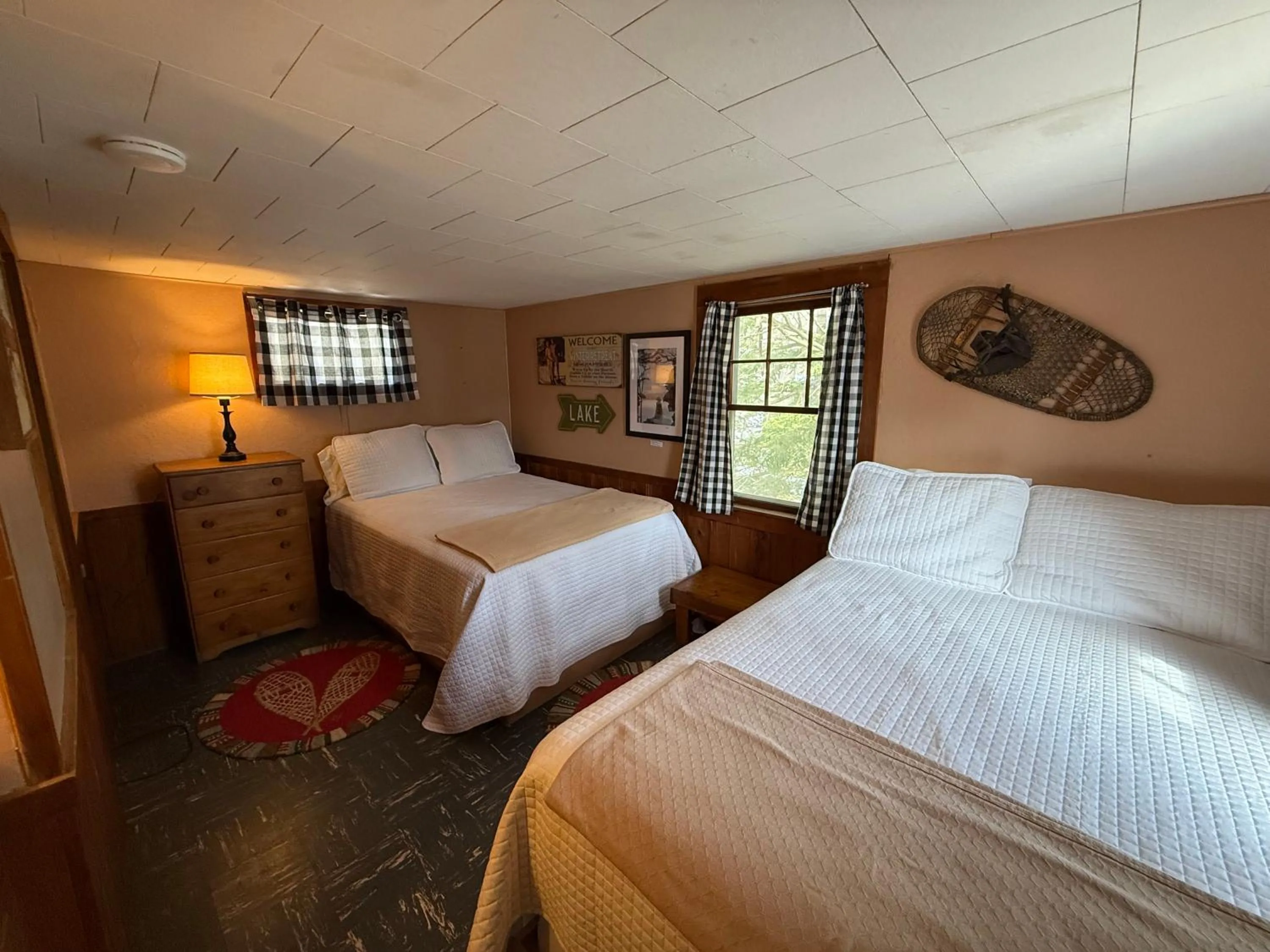 Bed in Cottage Place on Squam Lake