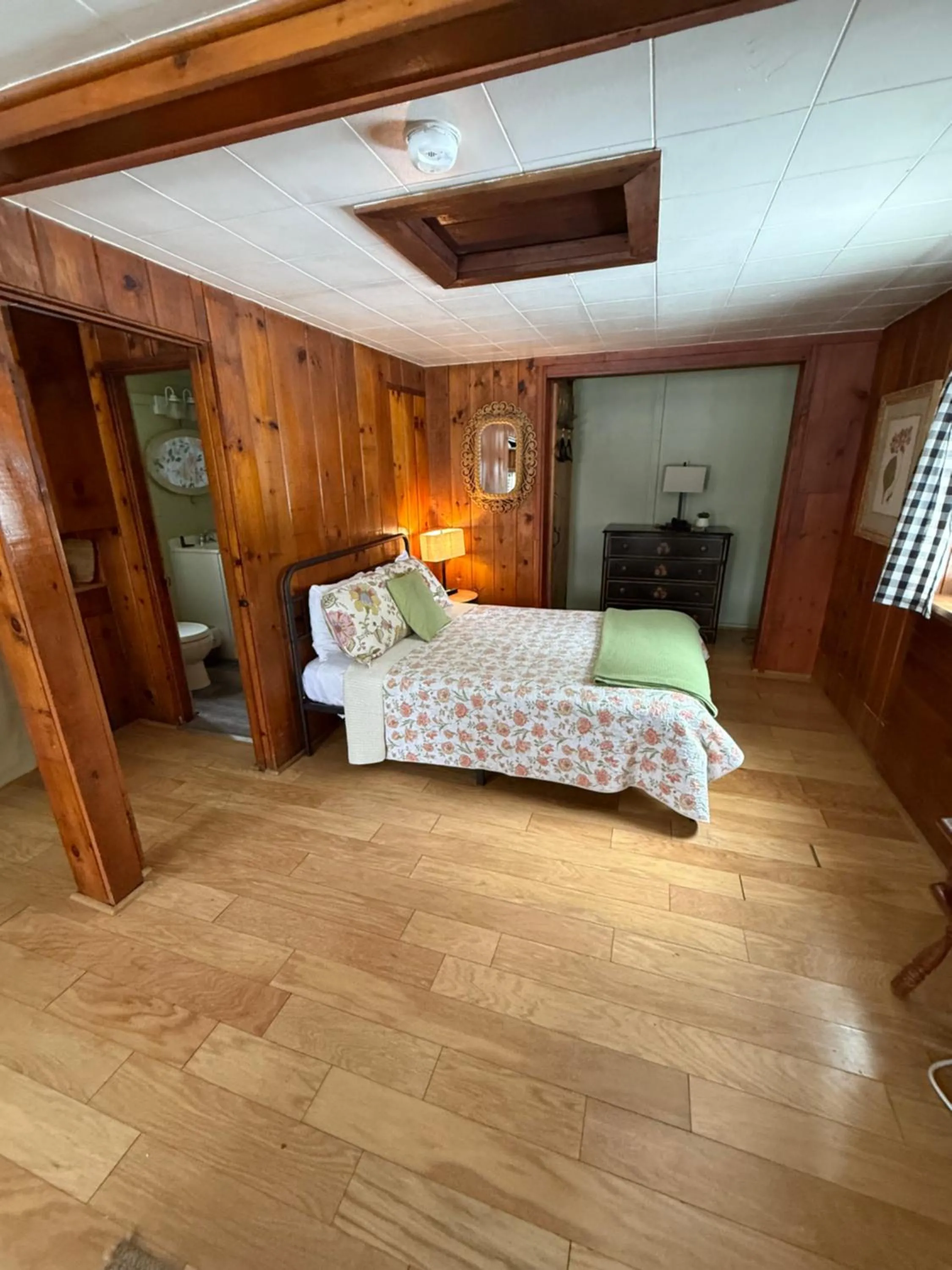 Bed in Cottage Place on Squam Lake