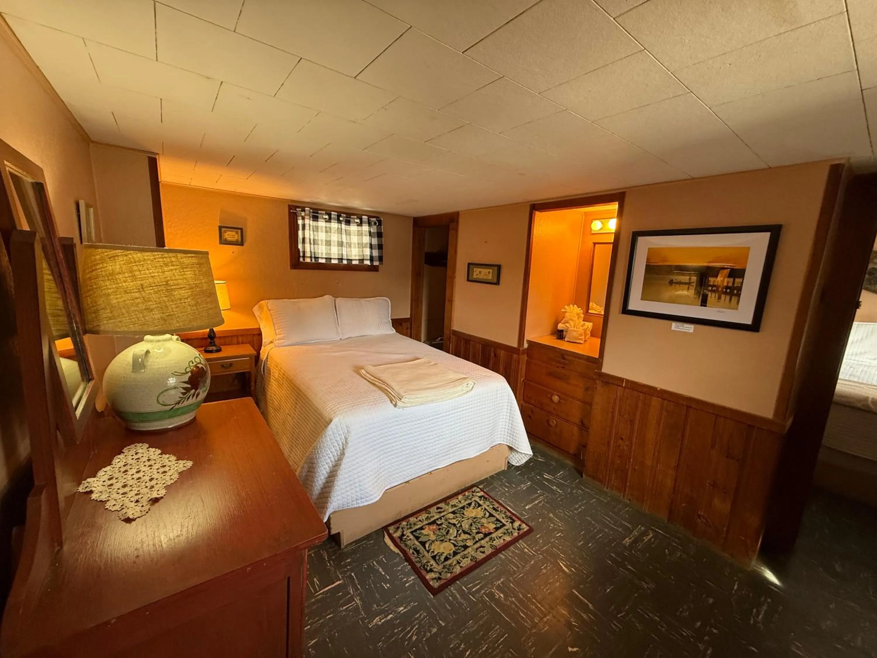 Bed in Cottage Place on Squam Lake