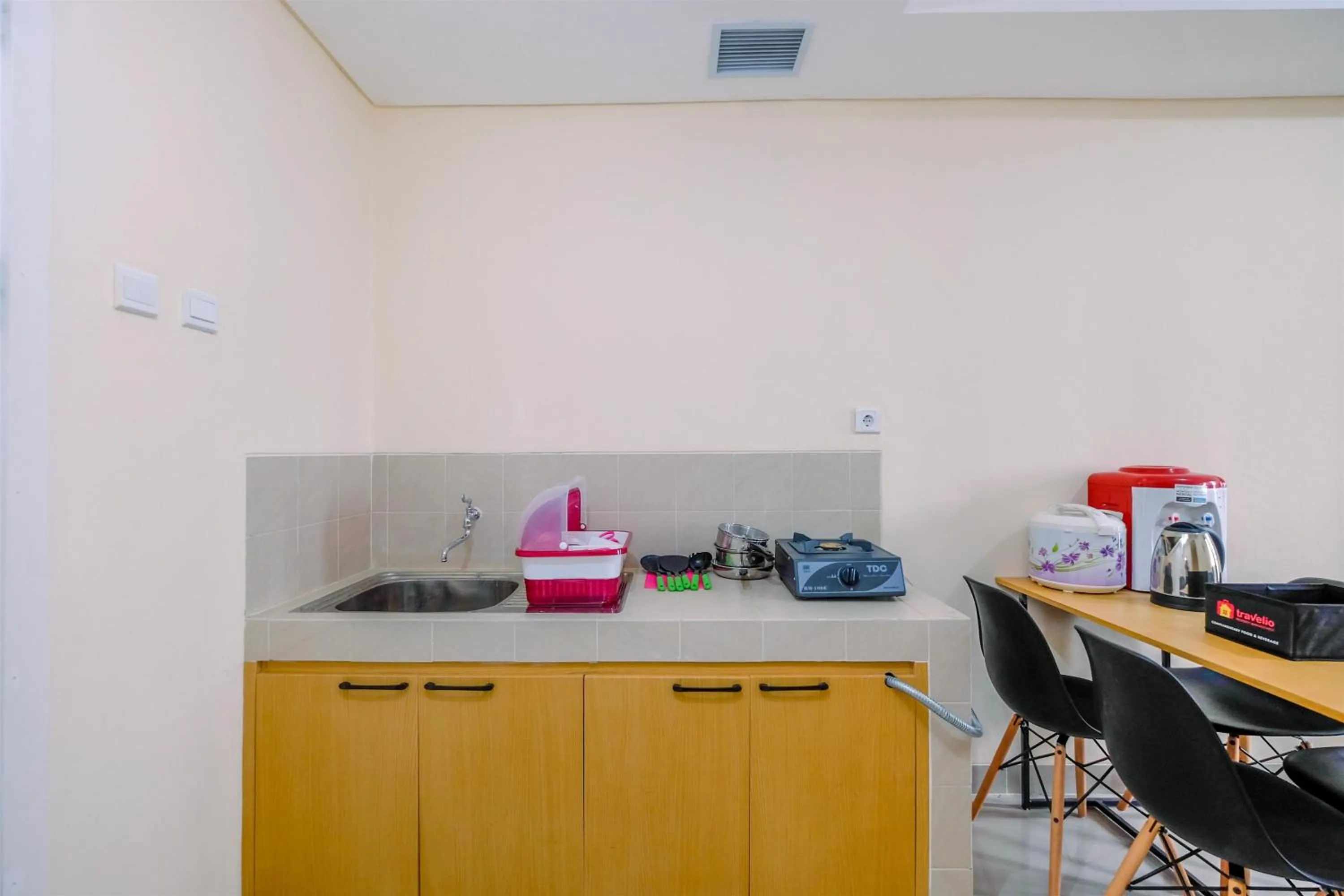 2BR Best Rate Kebayoran Icon Apartment near Gandaria City By Travelio