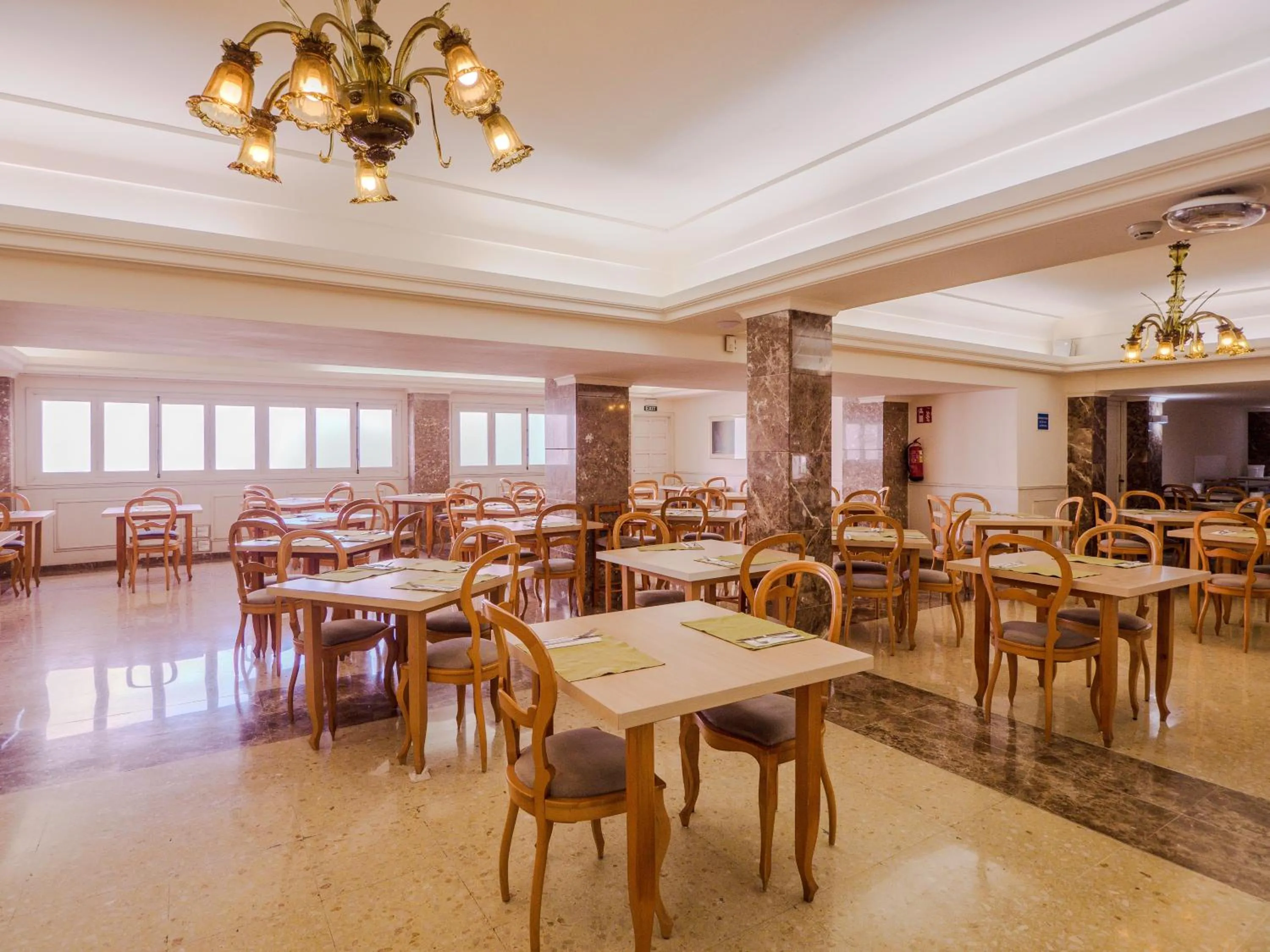 Restaurant/places to eat in Hotel La Santa Maria
