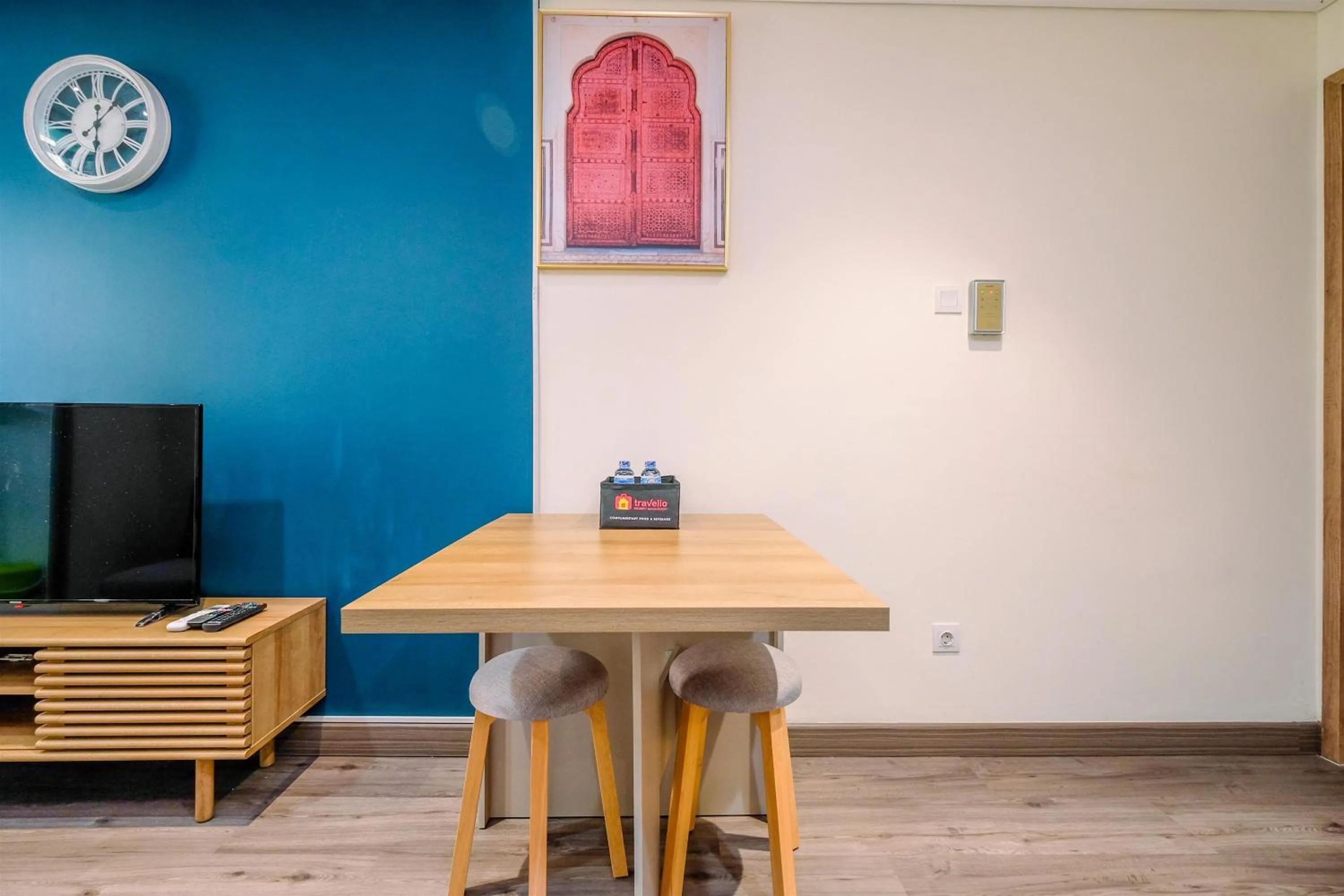 Dining area in Simply 1BR Apartment at Pejaten Park Residence By Travelio