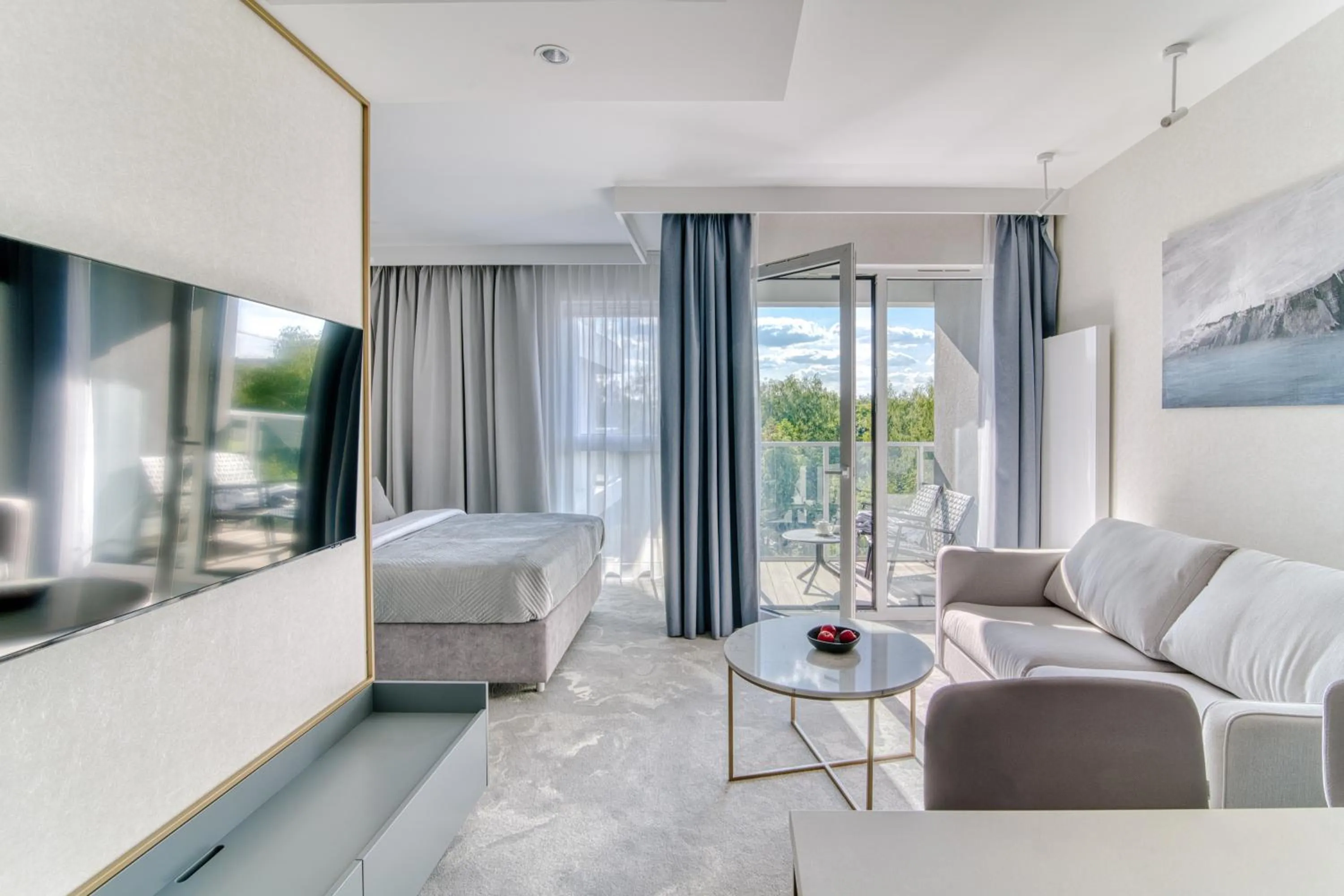 TV and multimedia, Bed in Apartamenty Premium N11 Mikołajki - Destigo Hotels