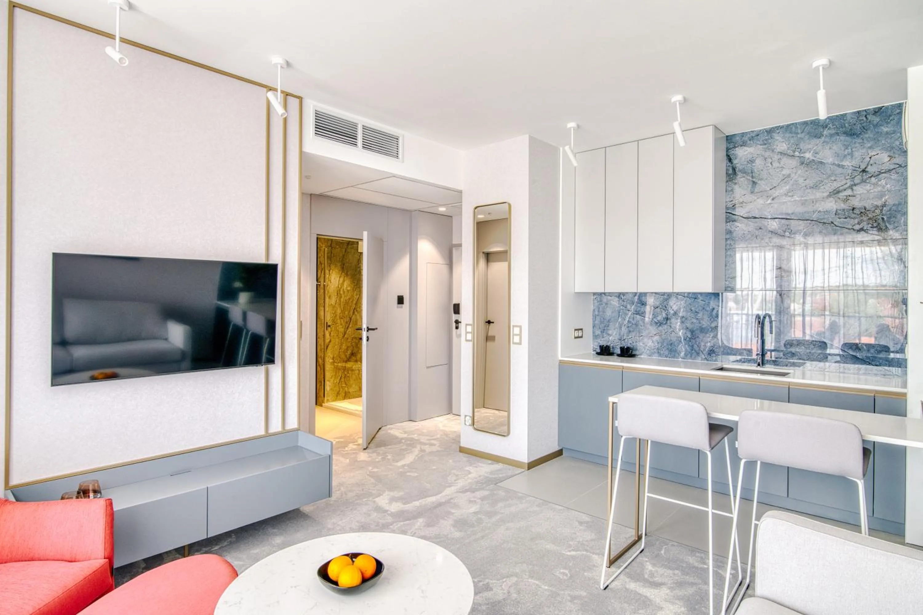 TV and multimedia in Apartamenty Premium N11 Mikołajki - Destigo Hotels