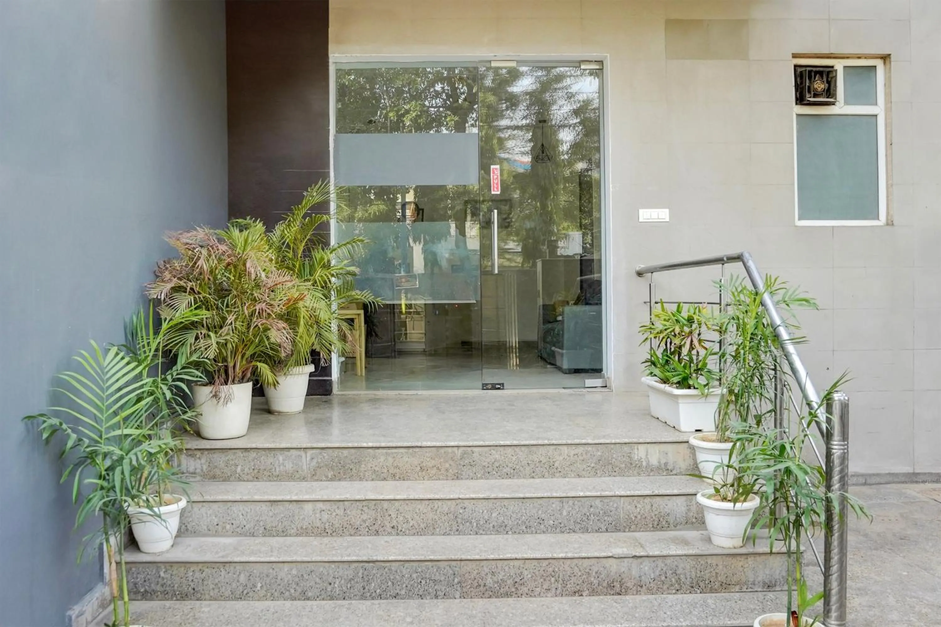 Facade/entrance in Super Townhouse Sector 53 Golf Course Road