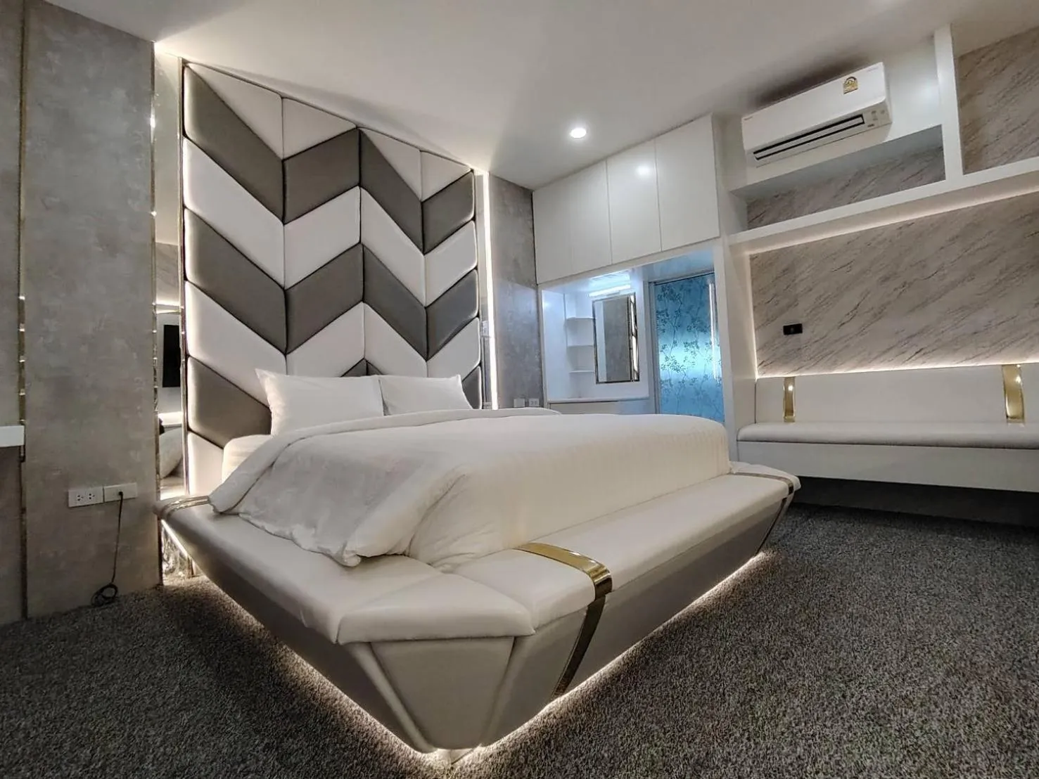 Bed in DEBUA White House