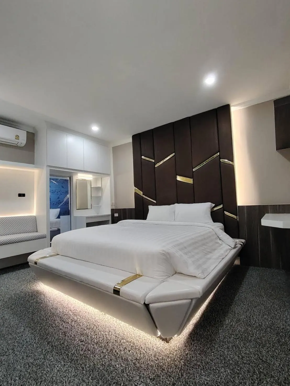 Bed in DEBUA White House