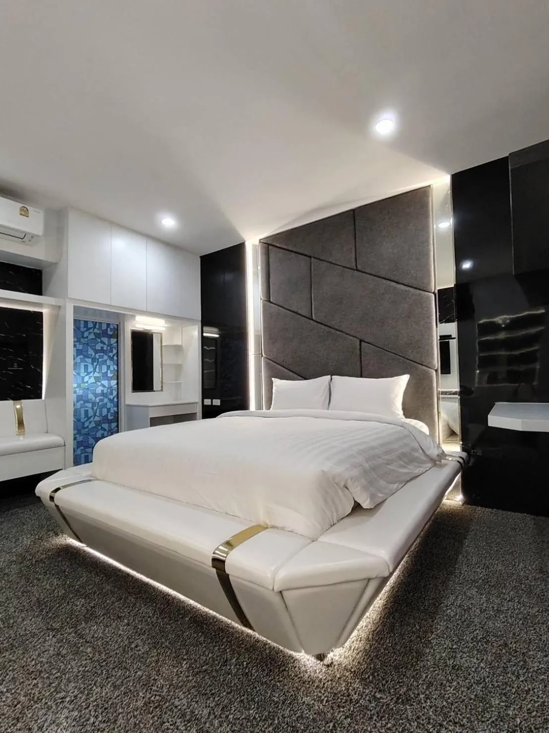 Bed in DEBUA White House