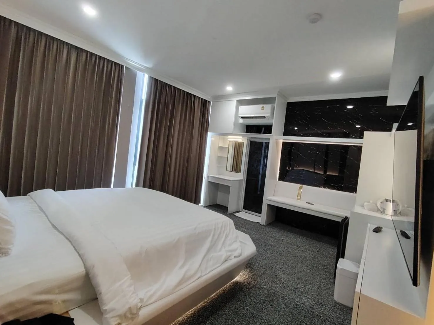 Bed in DEBUA White House