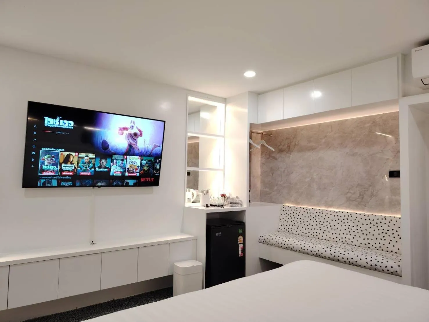 Bed in DEBUA White House