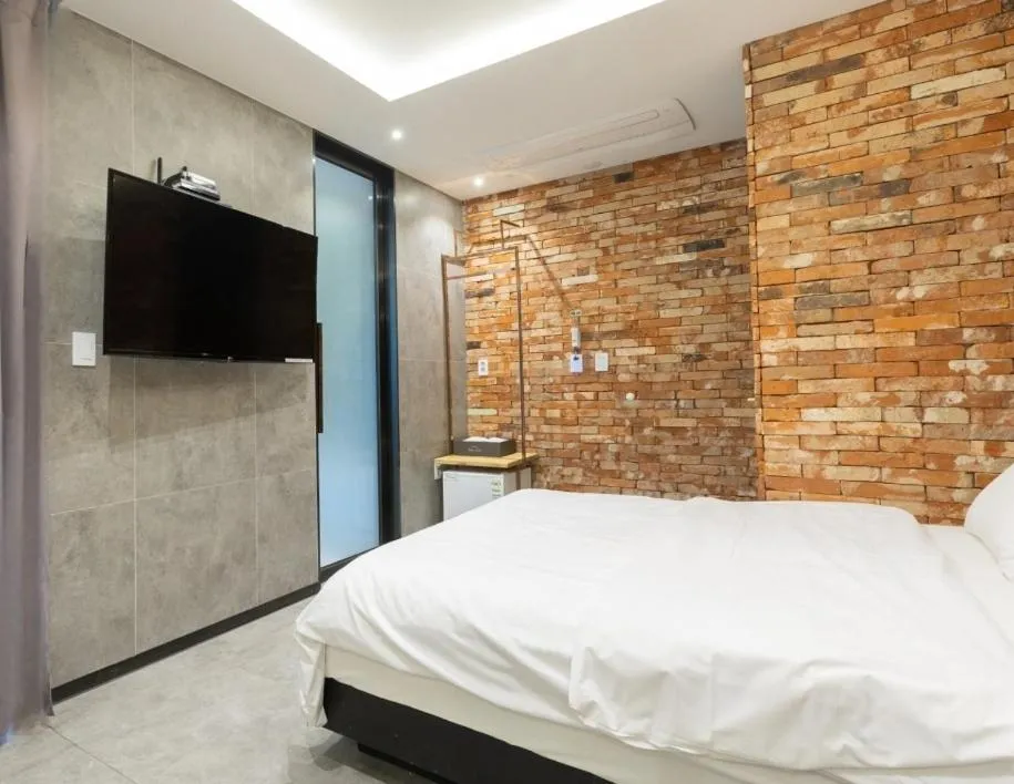 Bed in Desarts Hotel