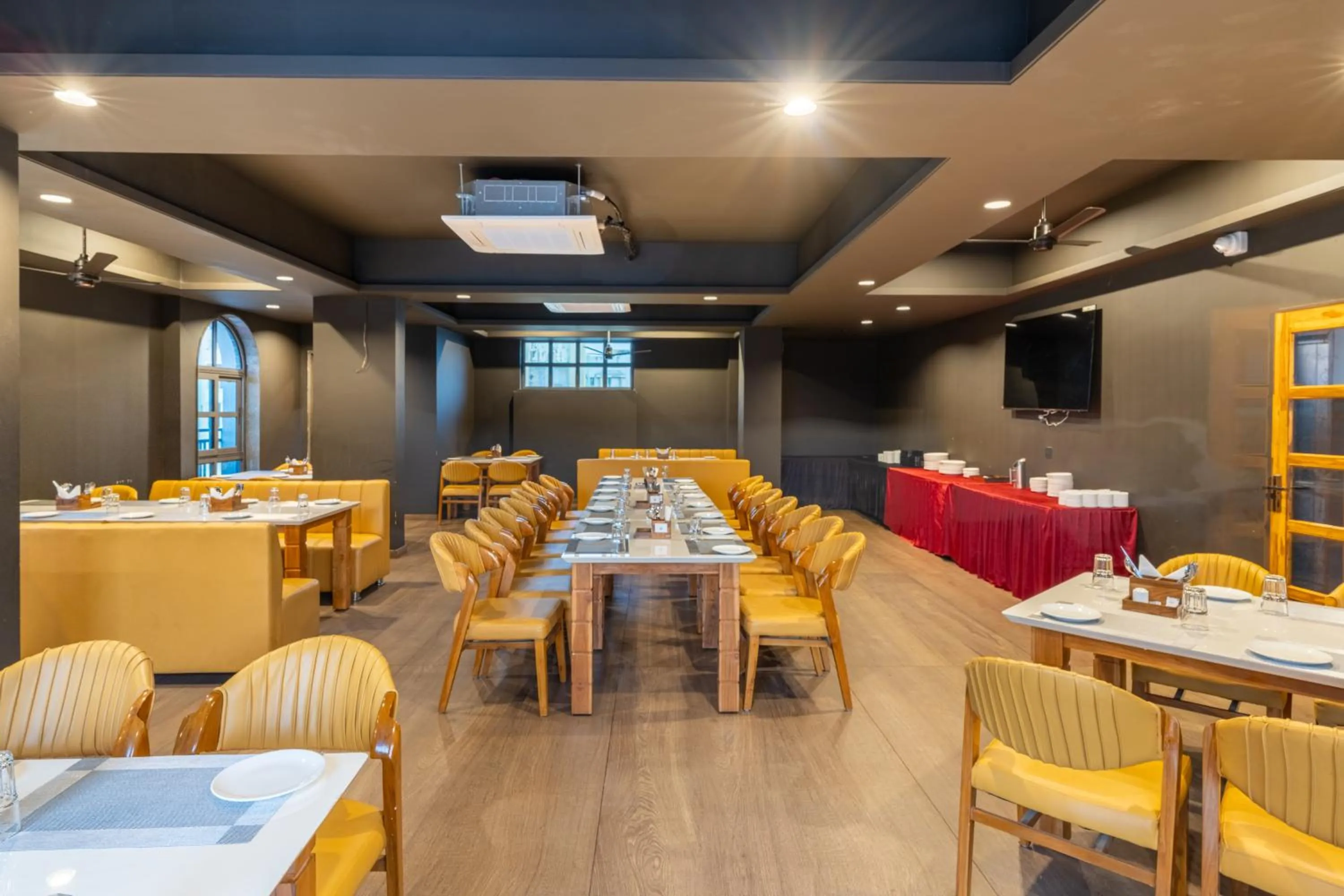 Restaurant/places to eat in The Belita Hotel & Spa