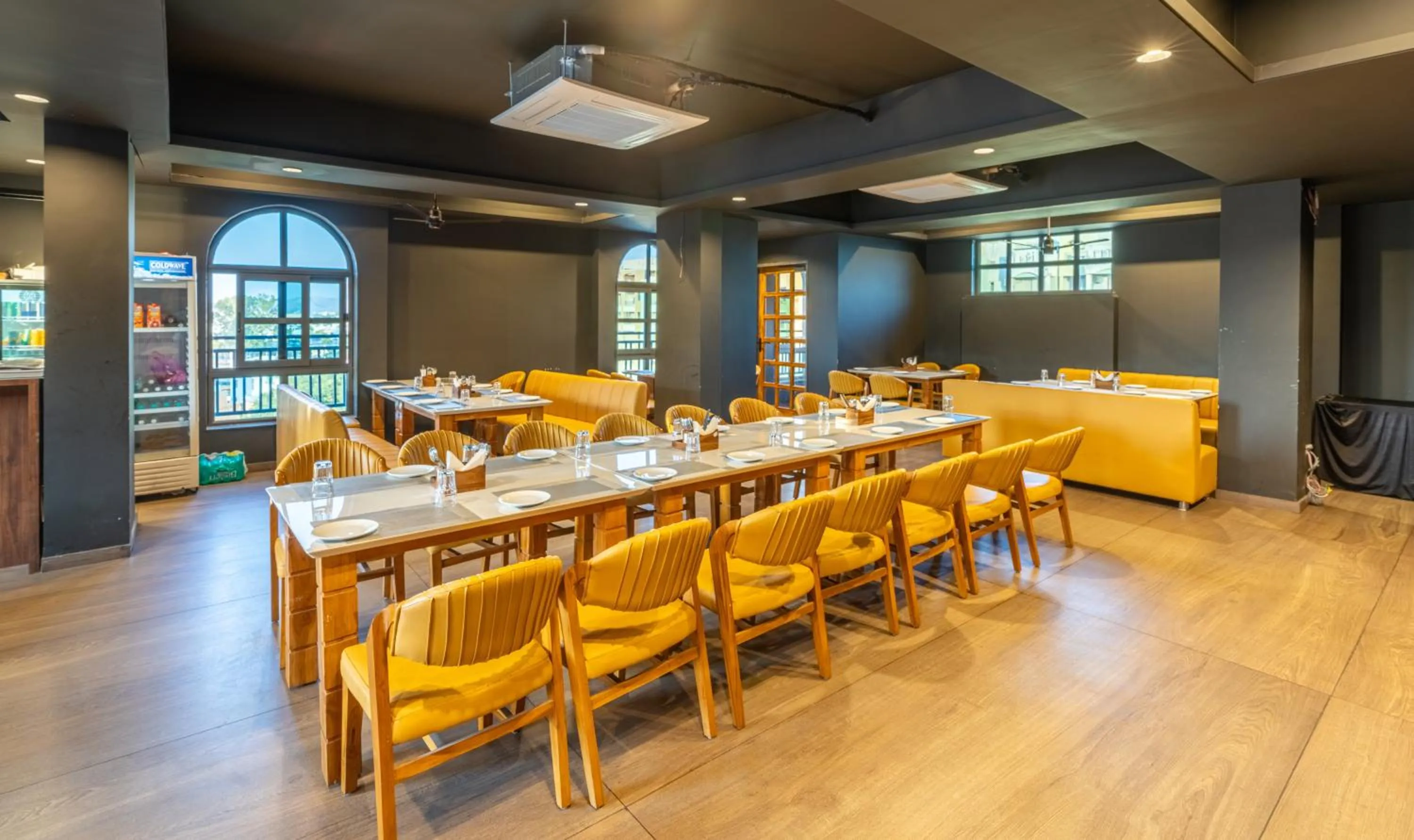 Lounge or bar in The Belita Hotel & Spa