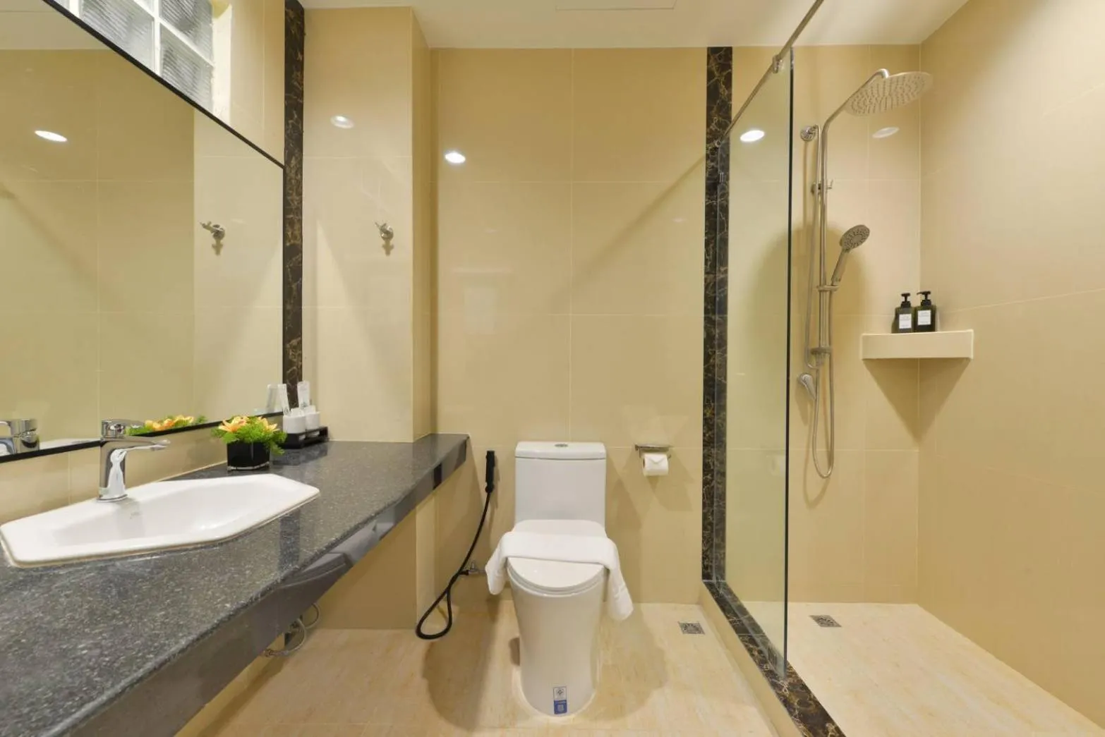 Bathroom in Kastel Pattaya Hotel