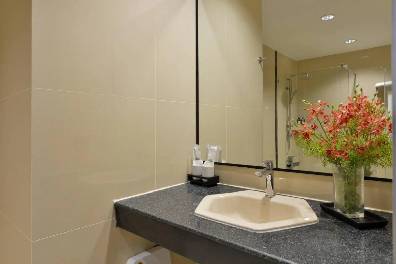 Bathroom in Kastel Pattaya Hotel