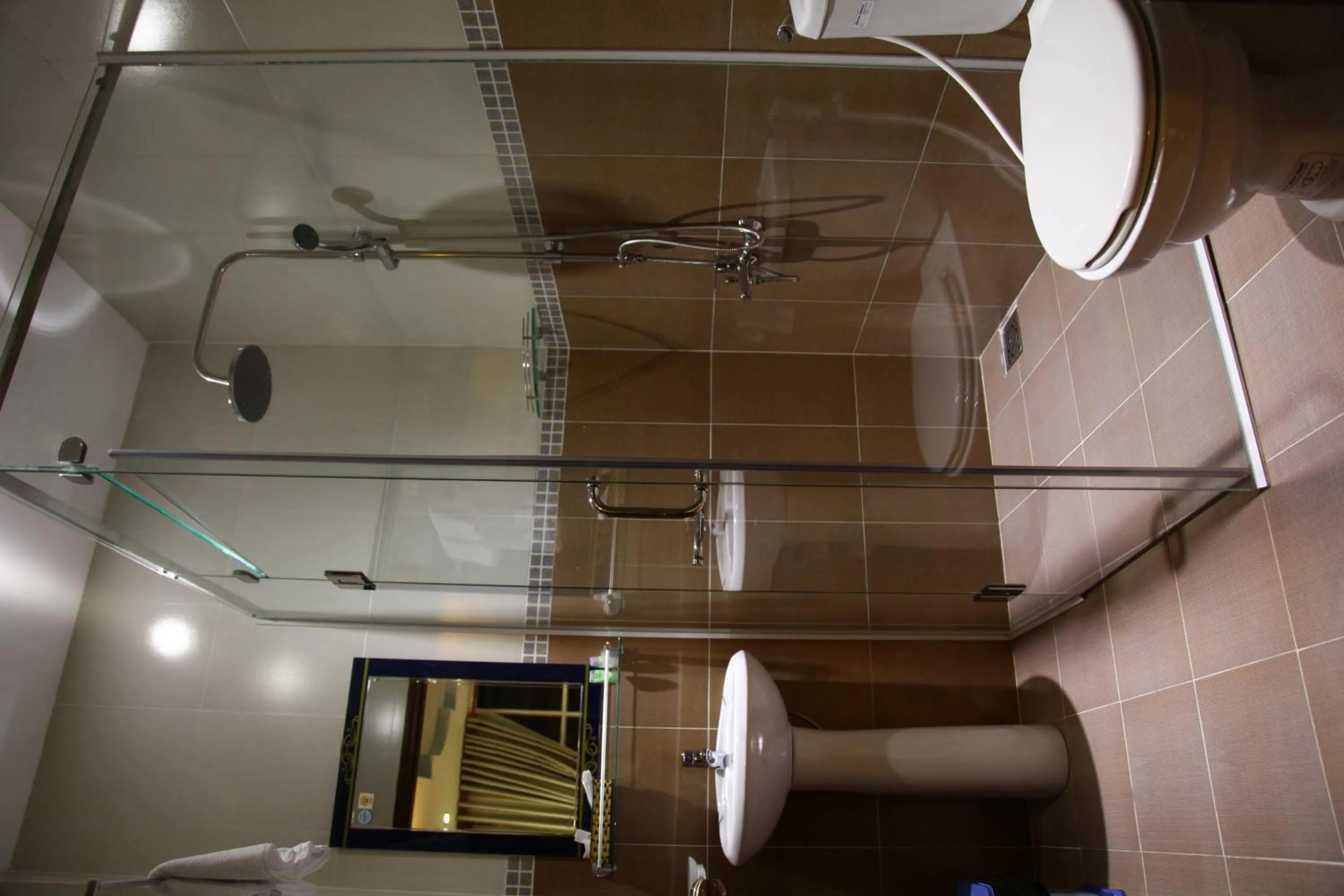 Toilet in Minh Kieu Hotel