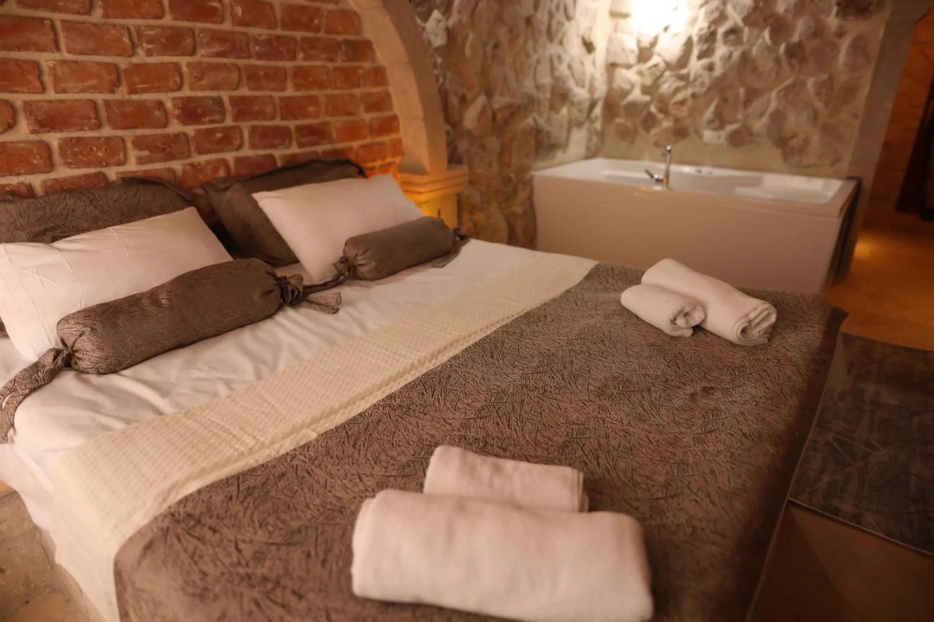 Bed in Wisstone Hotel