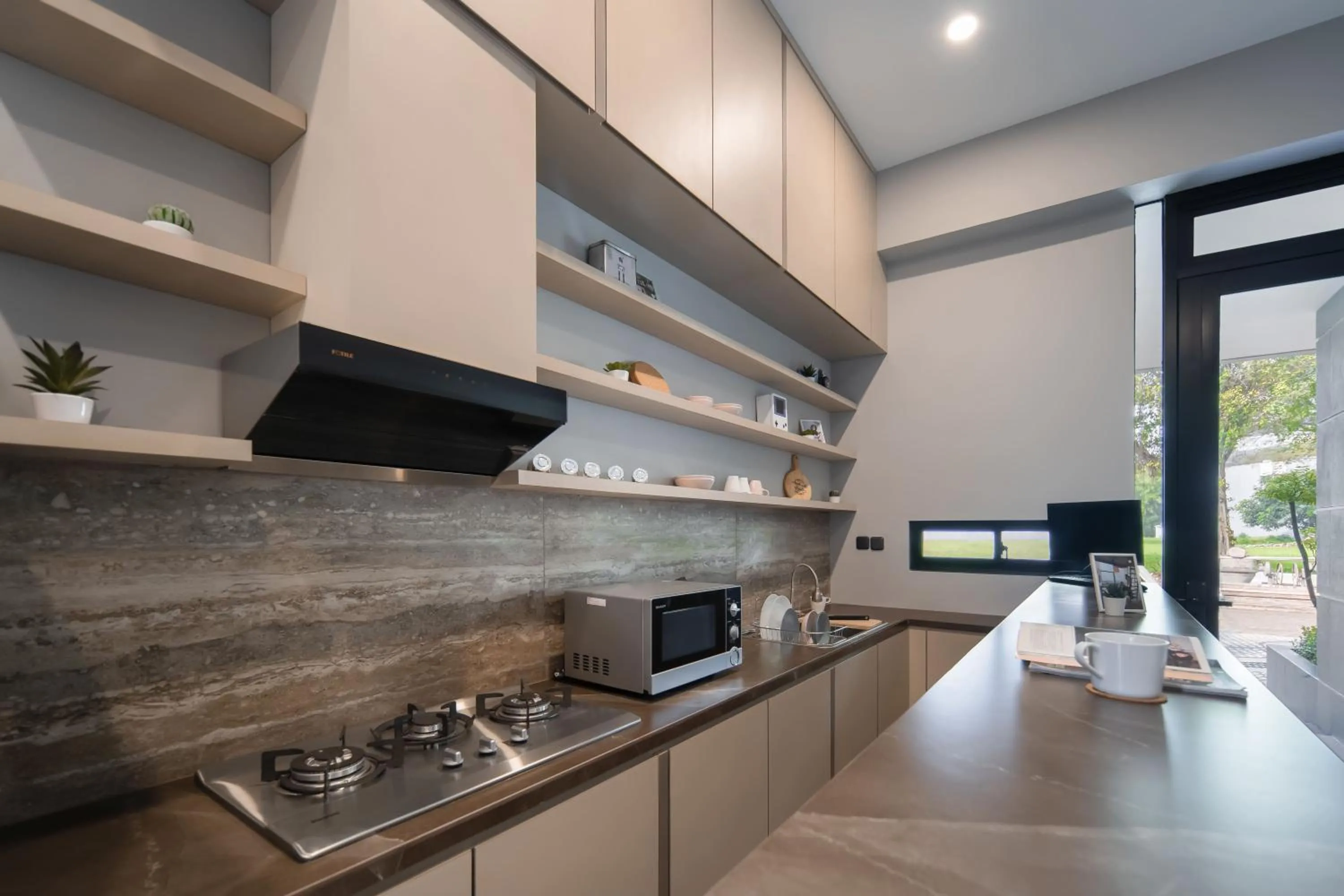 Kitchen or kitchenette in Cove Equatoria