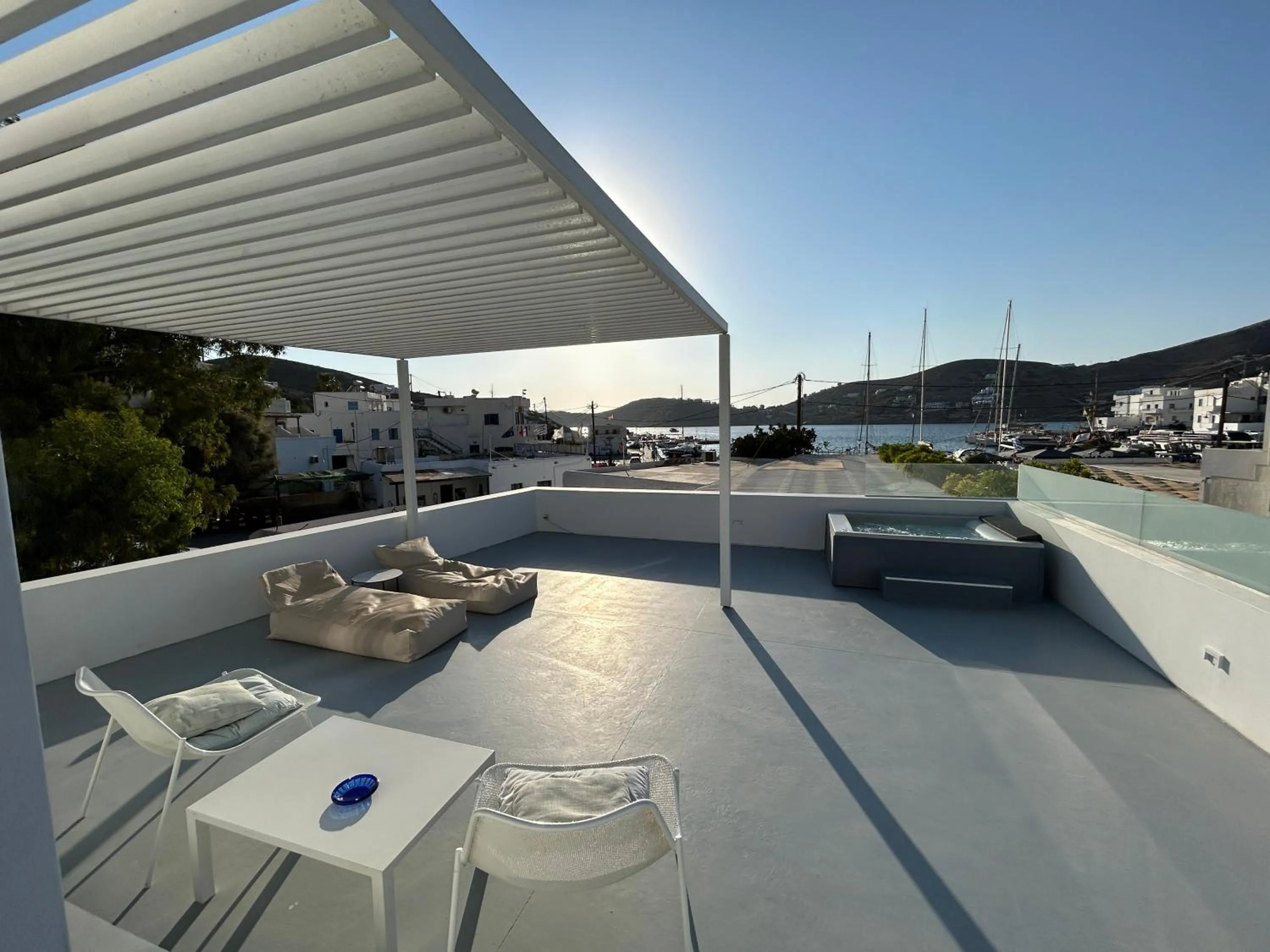 Balcony/Terrace in Relux Ios Hotel