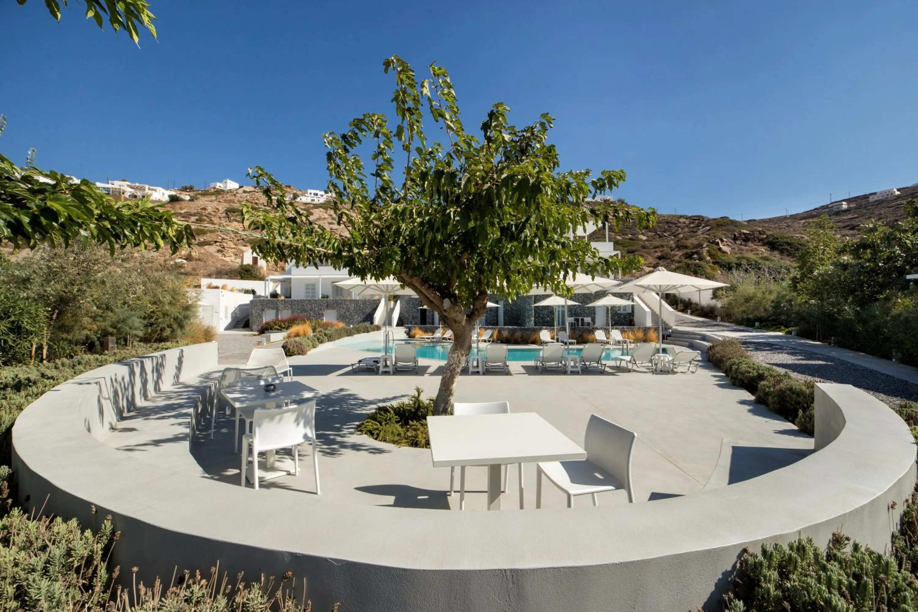 Area and facilities in Relux Ios Hotel