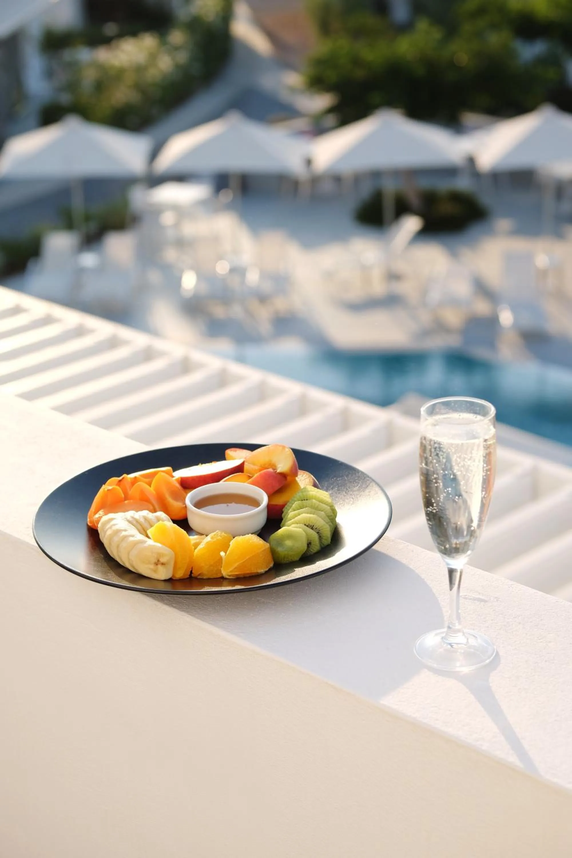 Food and drinks in Relux Ios Hotel