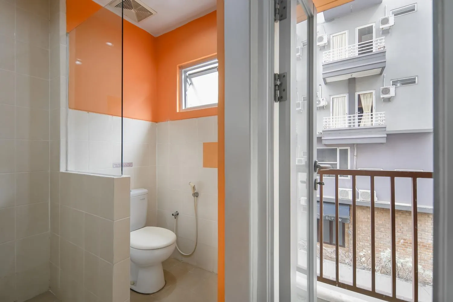 Toilet in Cove Casaduta