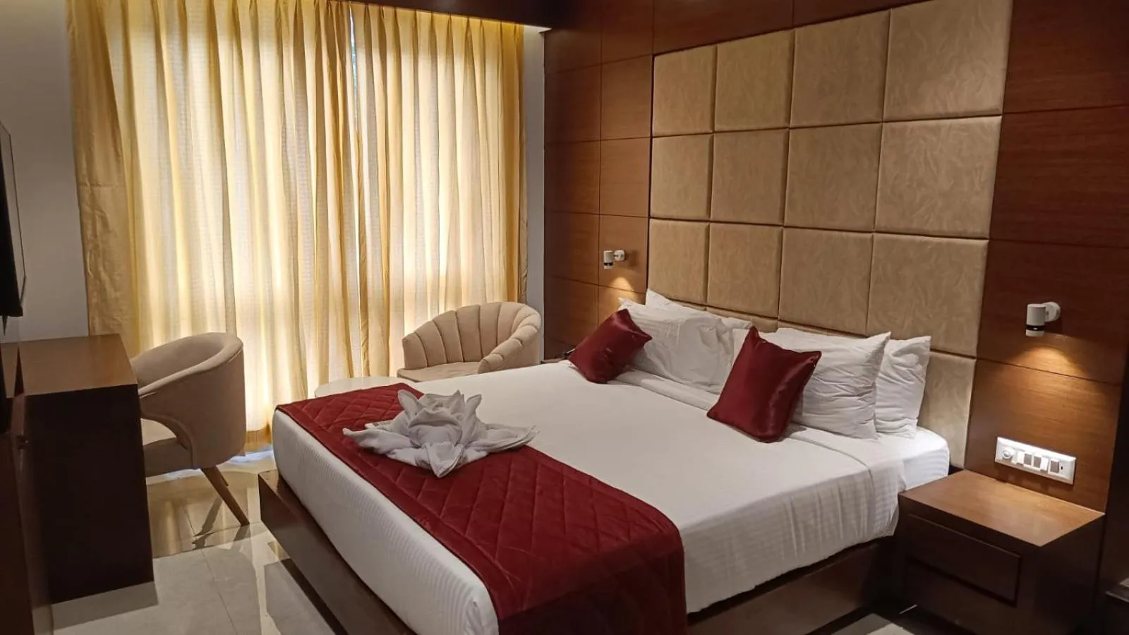 Bed in Hotel Darwin City