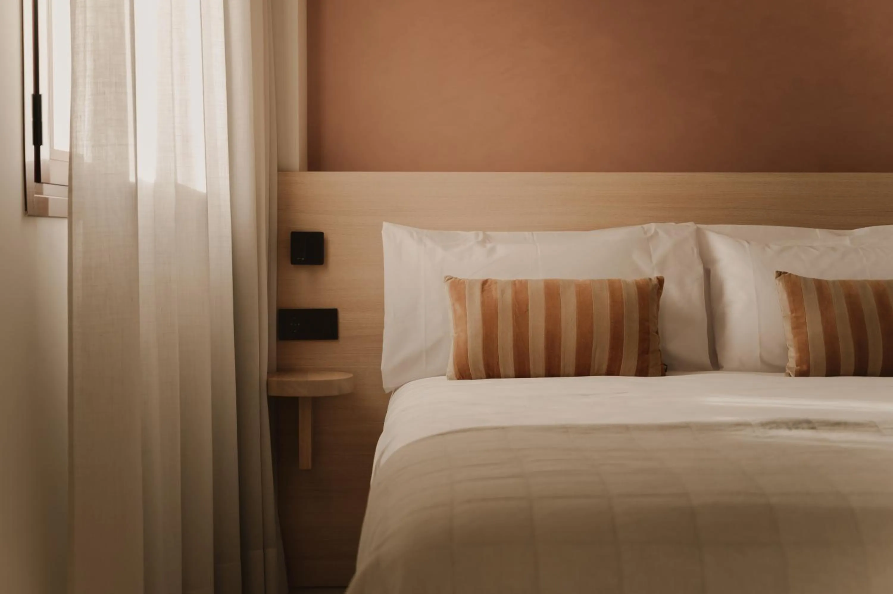 Bedroom, Bed in Pau Suites