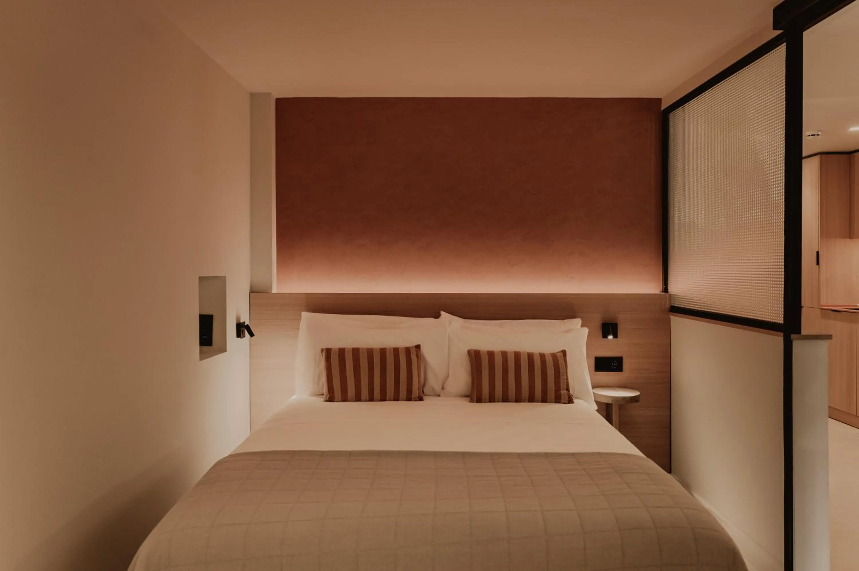 Bedroom, Bed in Pau Suites