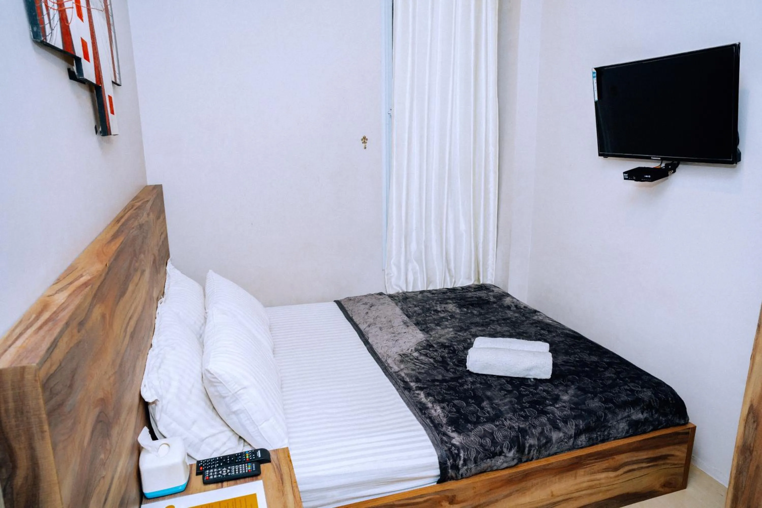 Bedroom, Bed in Casa Felice by Reccoma