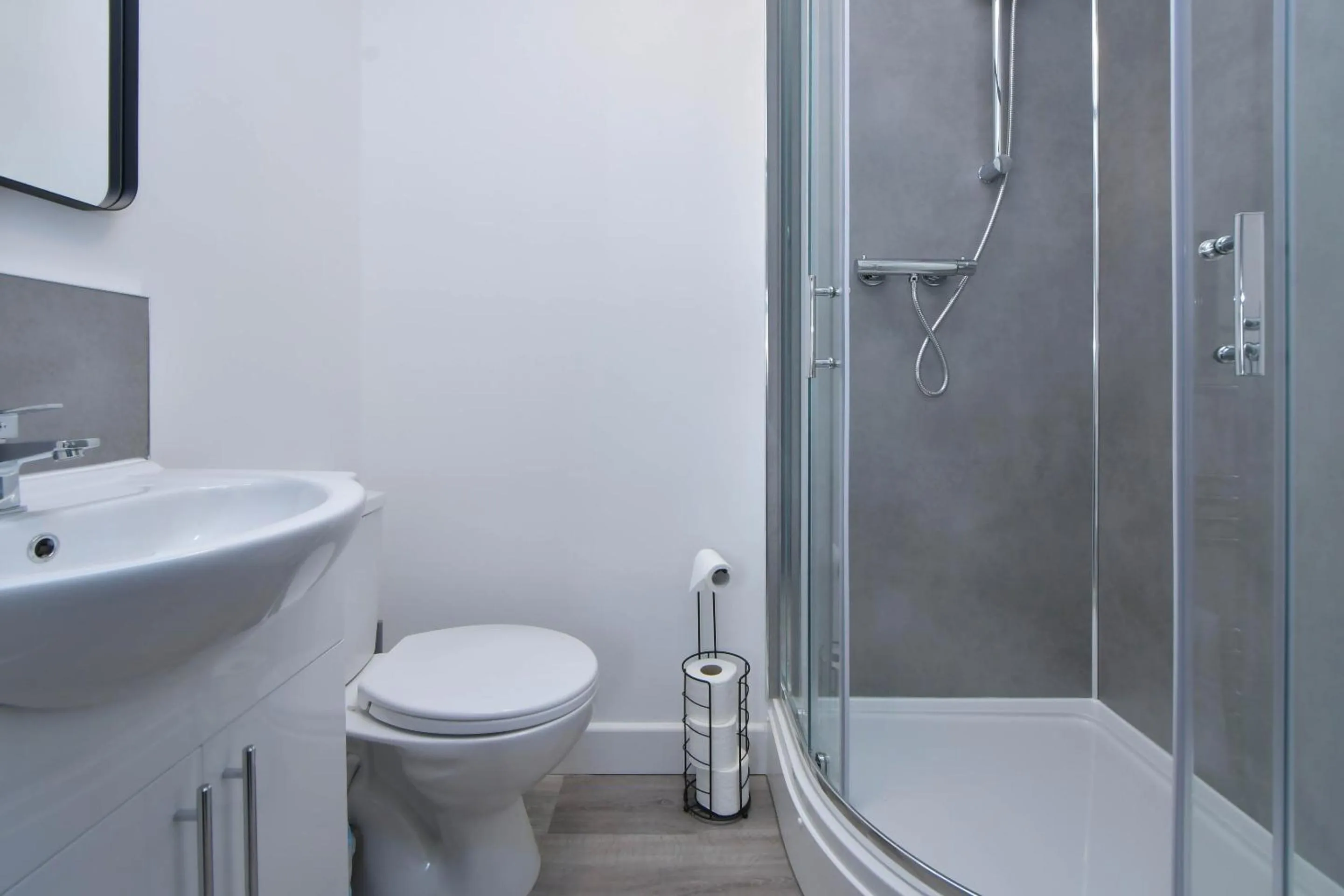 Bathroom in Stay at Shobnall Road Rooms and Studios Burton