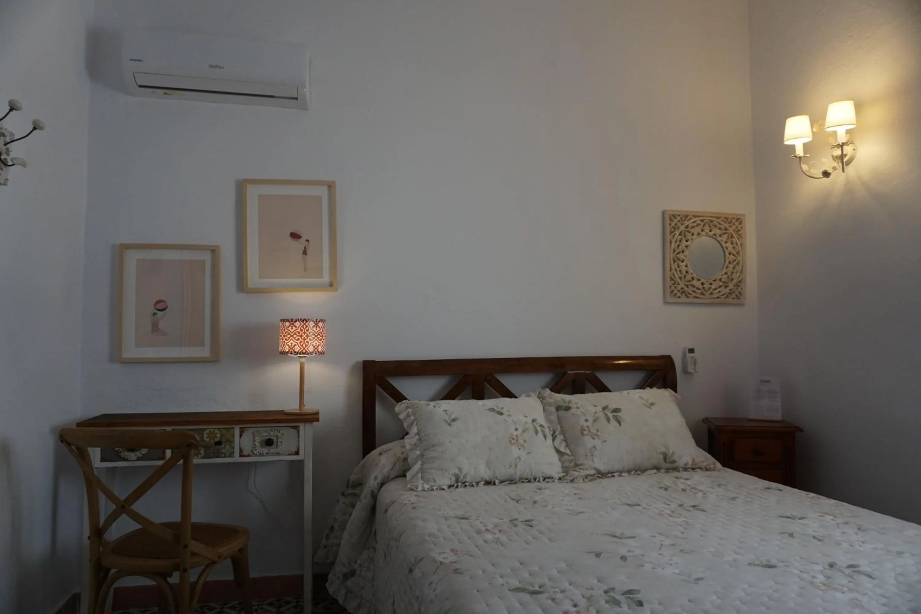 Bed in Montserrat Casa del Mar