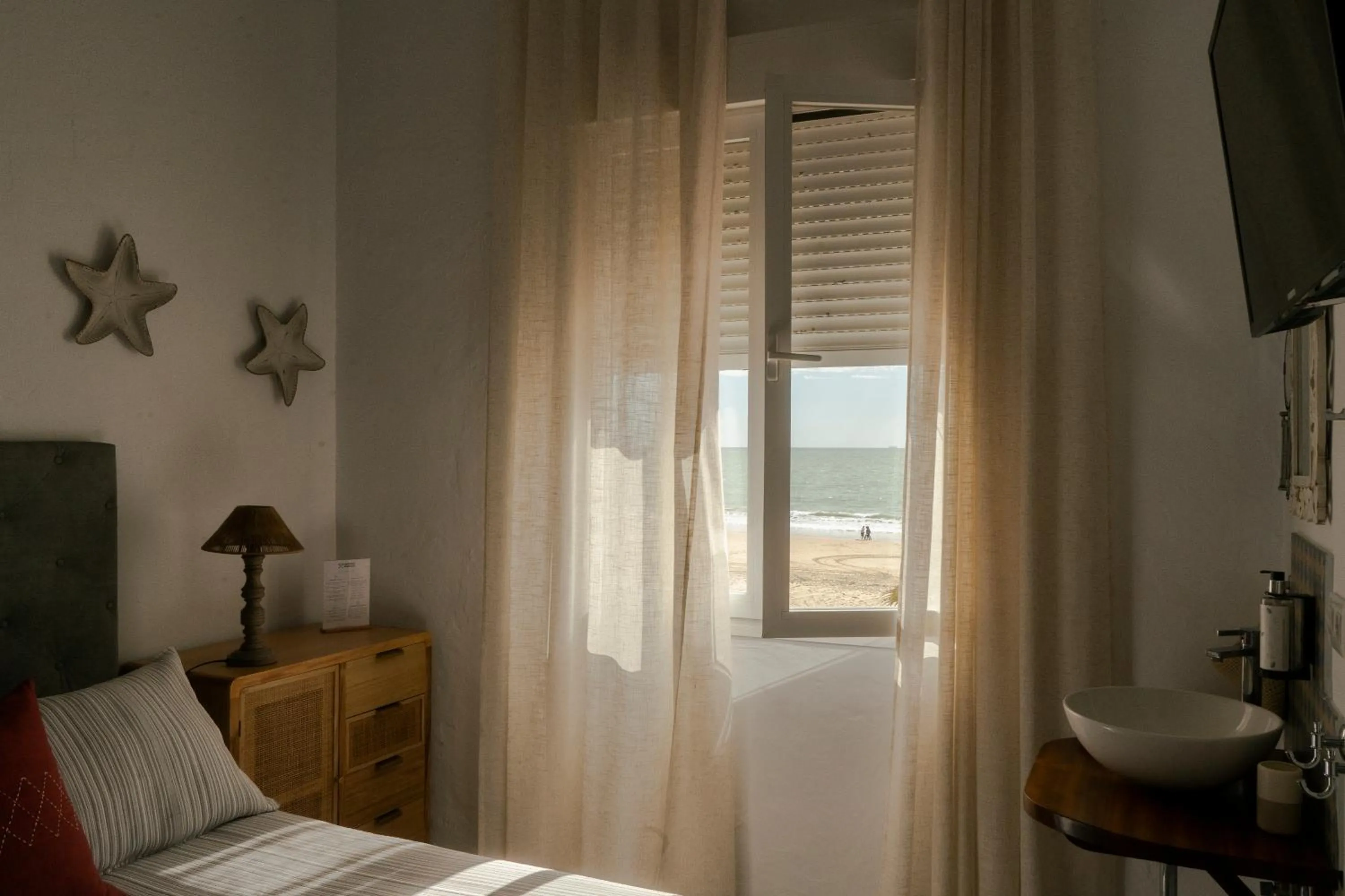 Sea view, Bed in Montserrat Casa del Mar