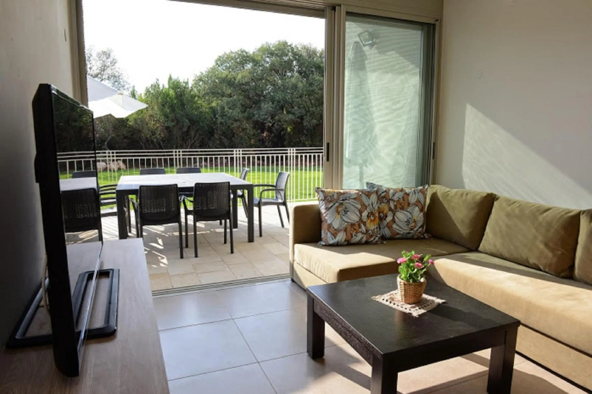 Suite with Garden Access in Keshet Eilon - Suites and Villas