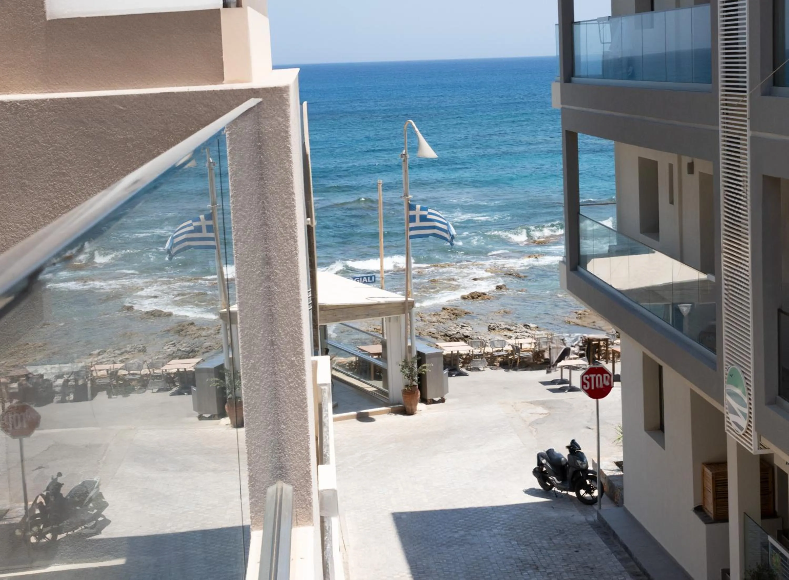 Lunar Hotel Modern Boutique