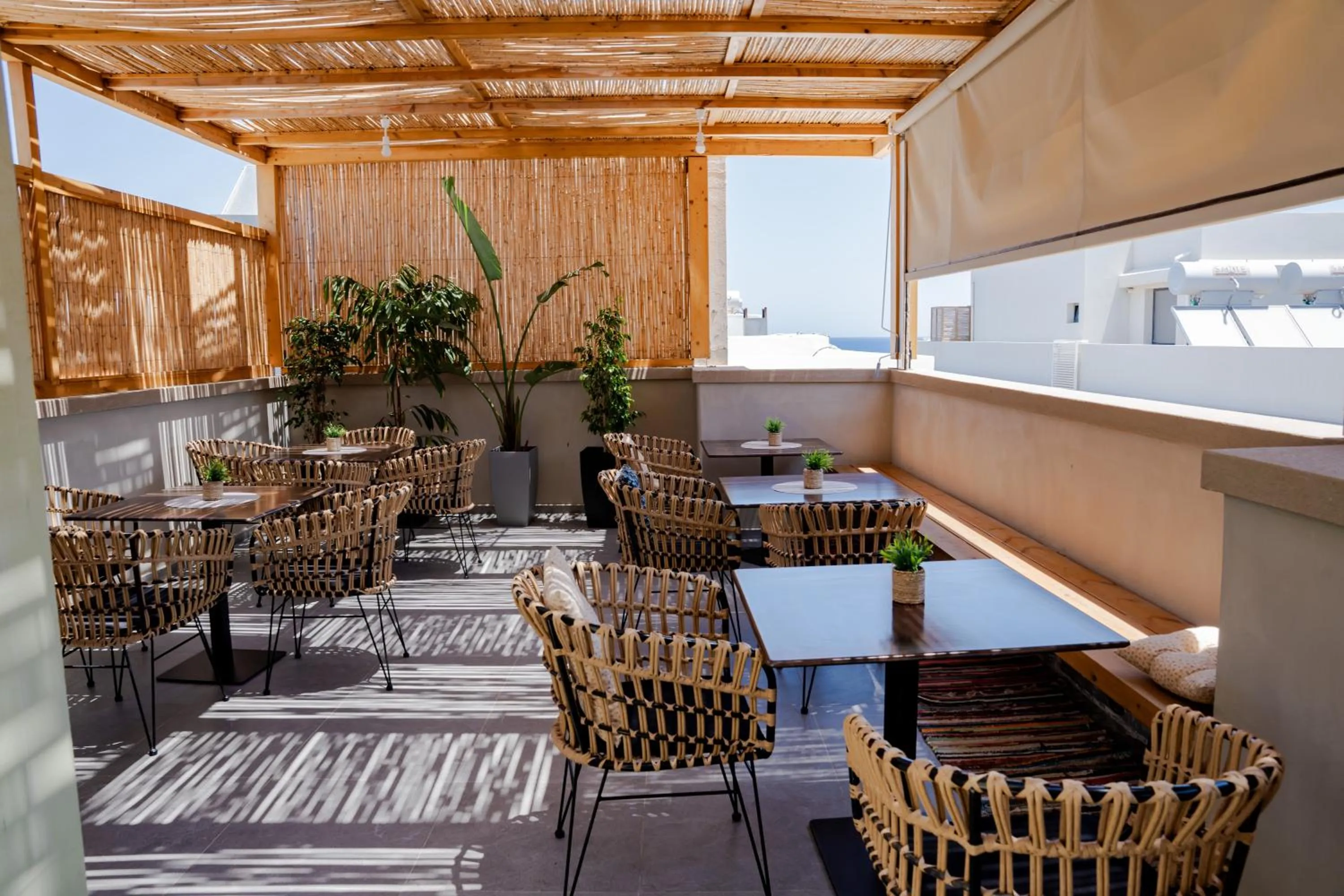 Lunar Hotel Modern Boutique