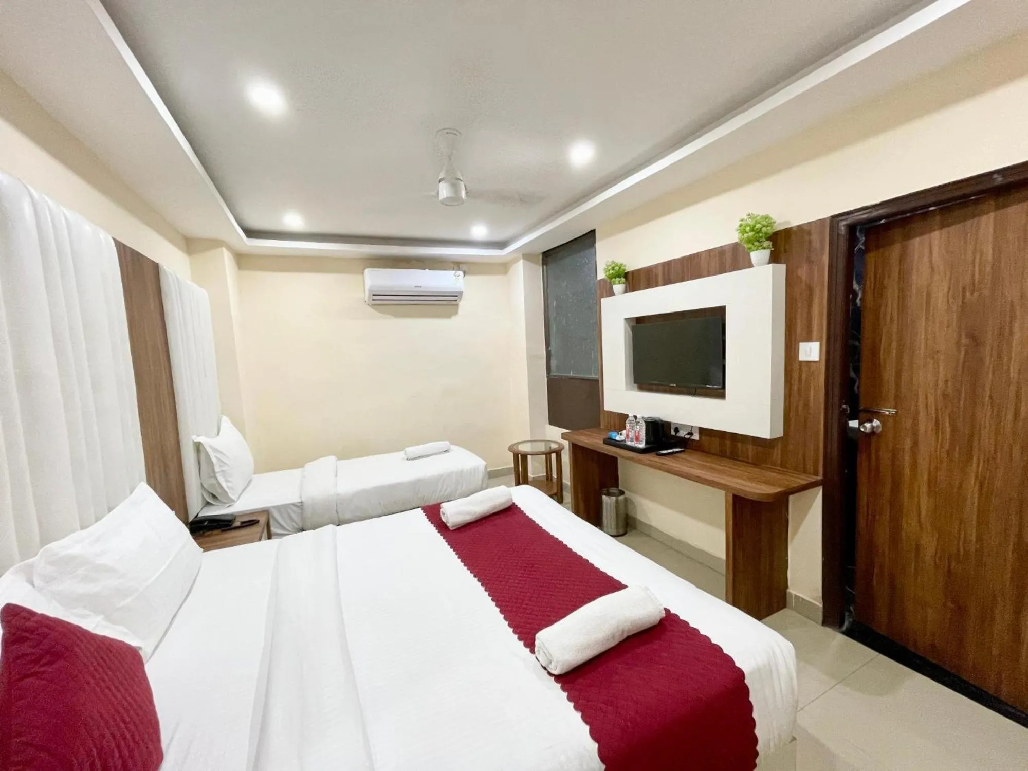 Bed in Hotel Shree Radha Krishna