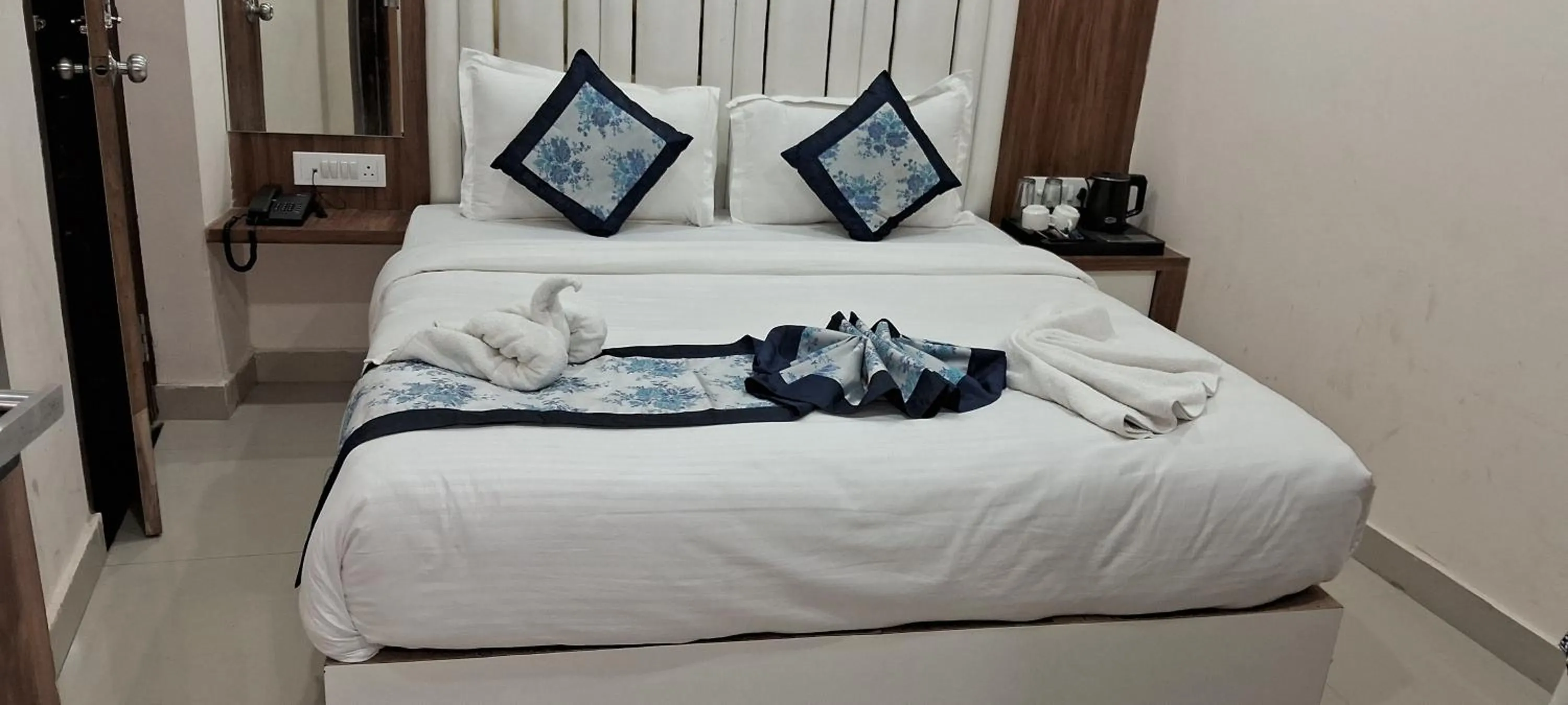 Bed in Hotel Shree Radha Krishna