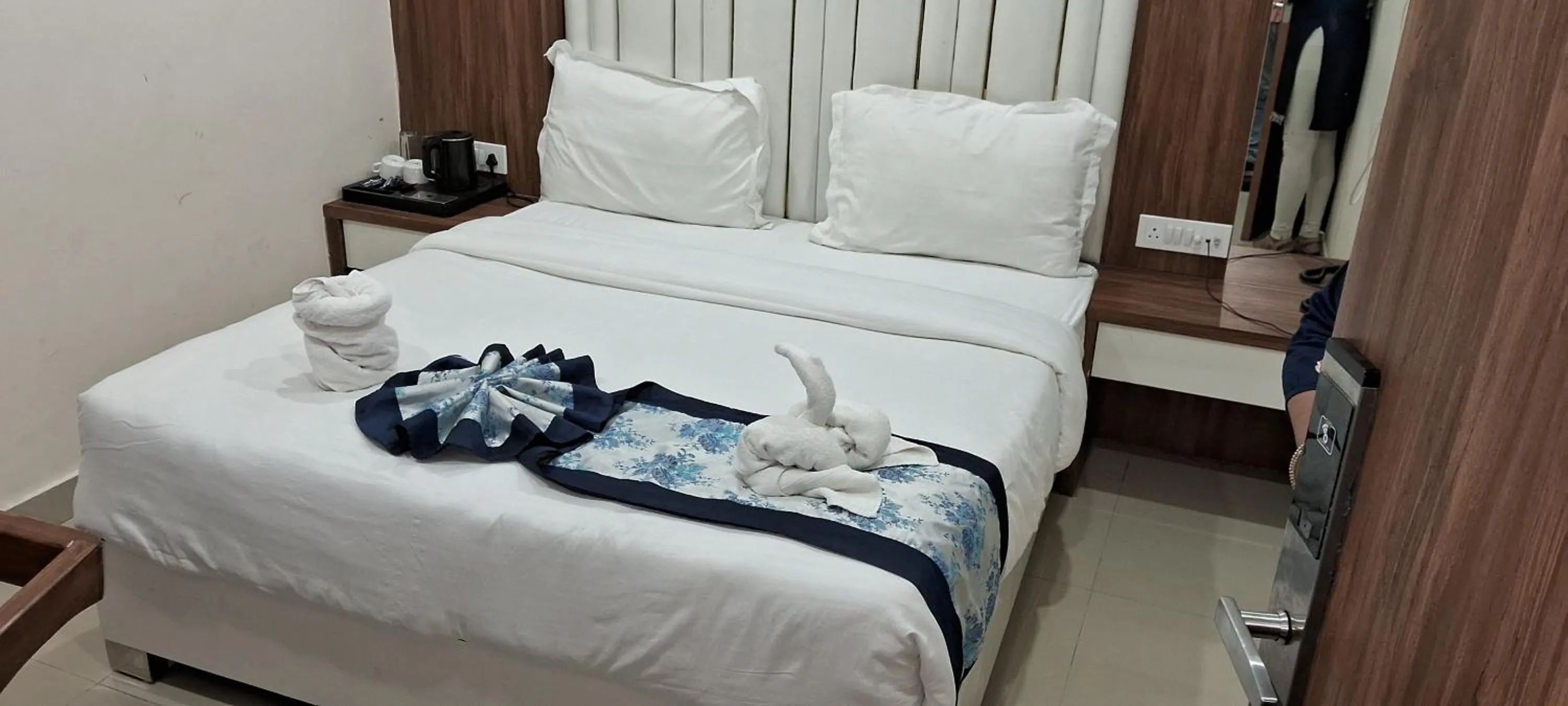 Bed in Hotel Shree Radha Krishna