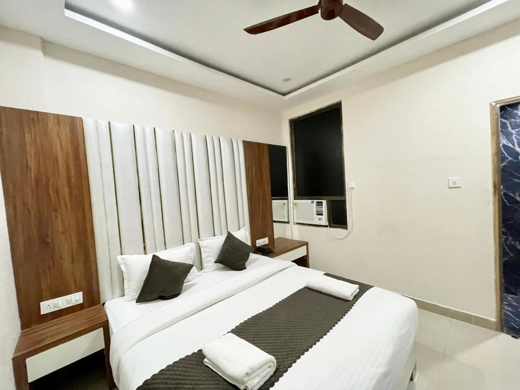 Bed in Hotel Shree Radha Krishna