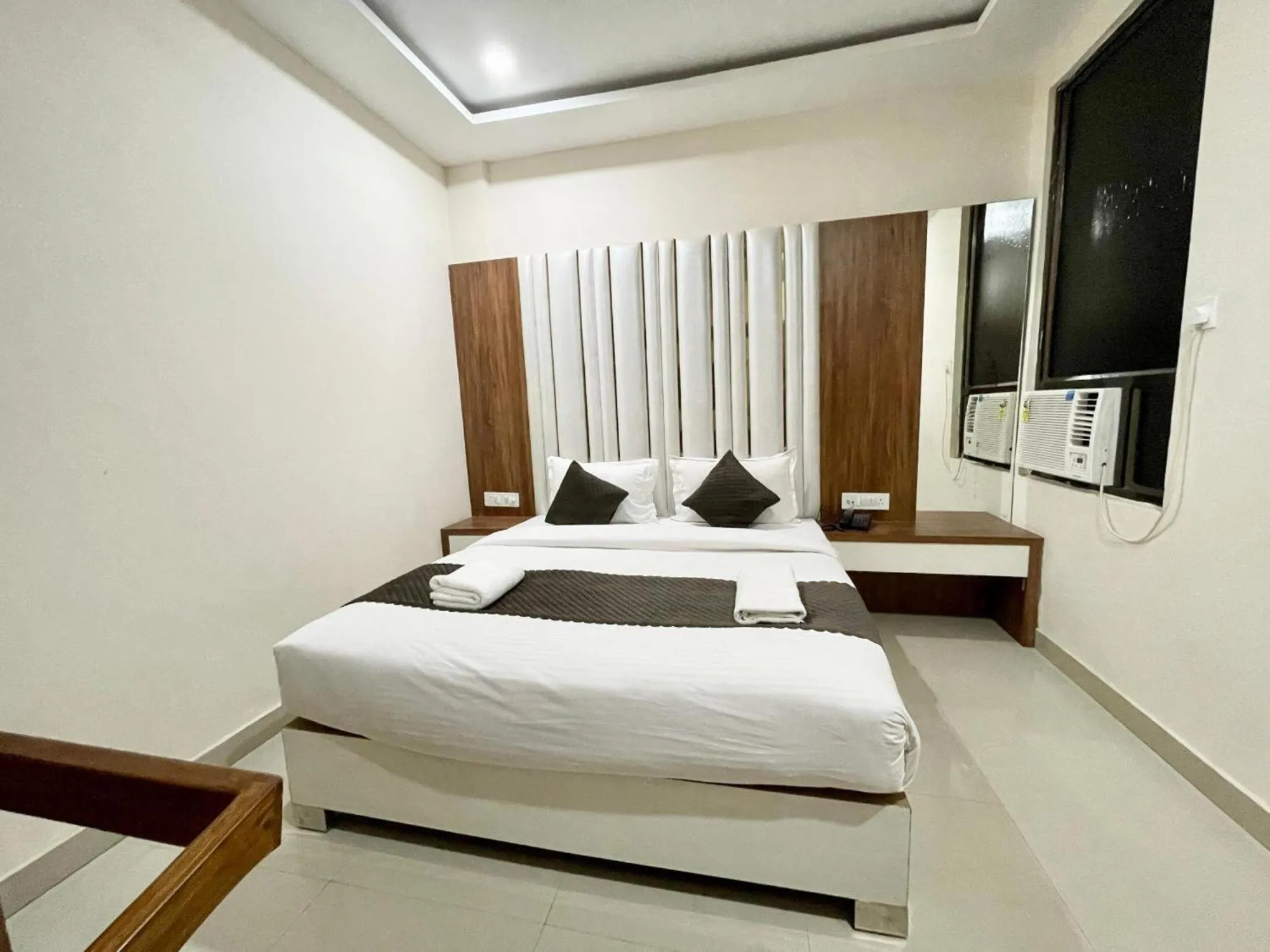 Bed in Hotel Shree Radha Krishna