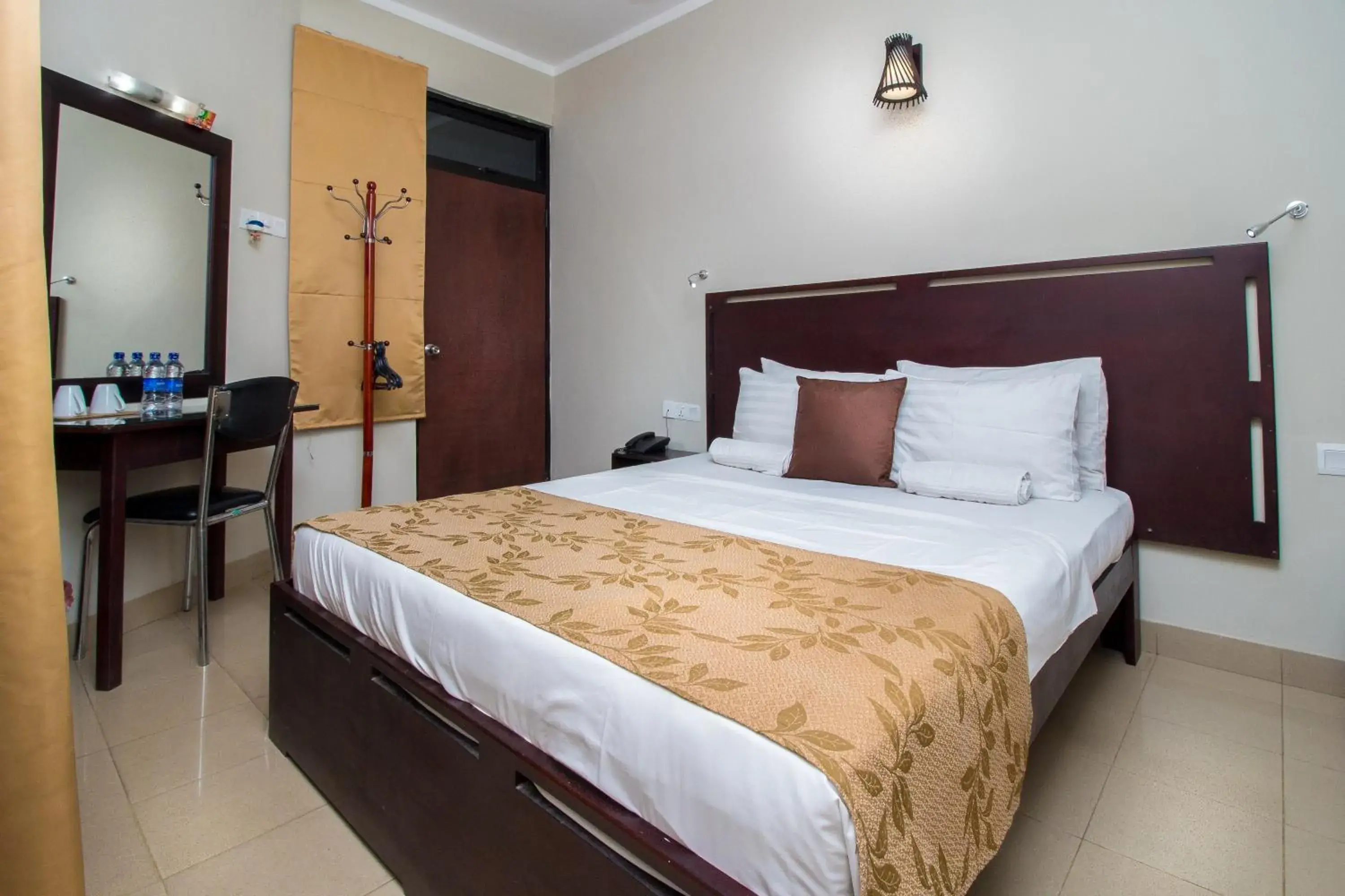 Budget Queen Room with A/C in Sevana City Hotel Budget Queen Room with A/C in Sevana City Hotel