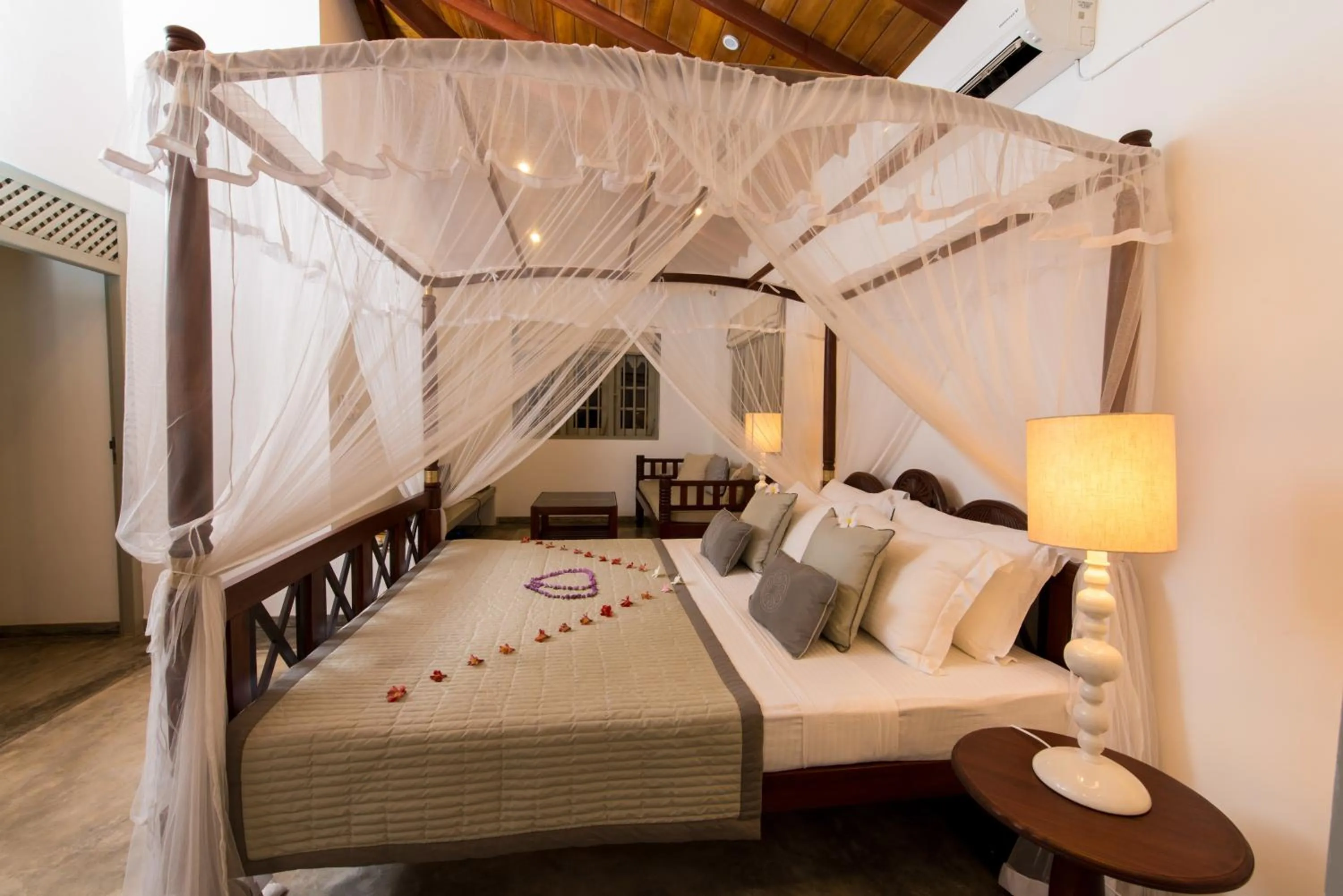 TV and multimedia, Bed in The Horizon Hill Top Villa