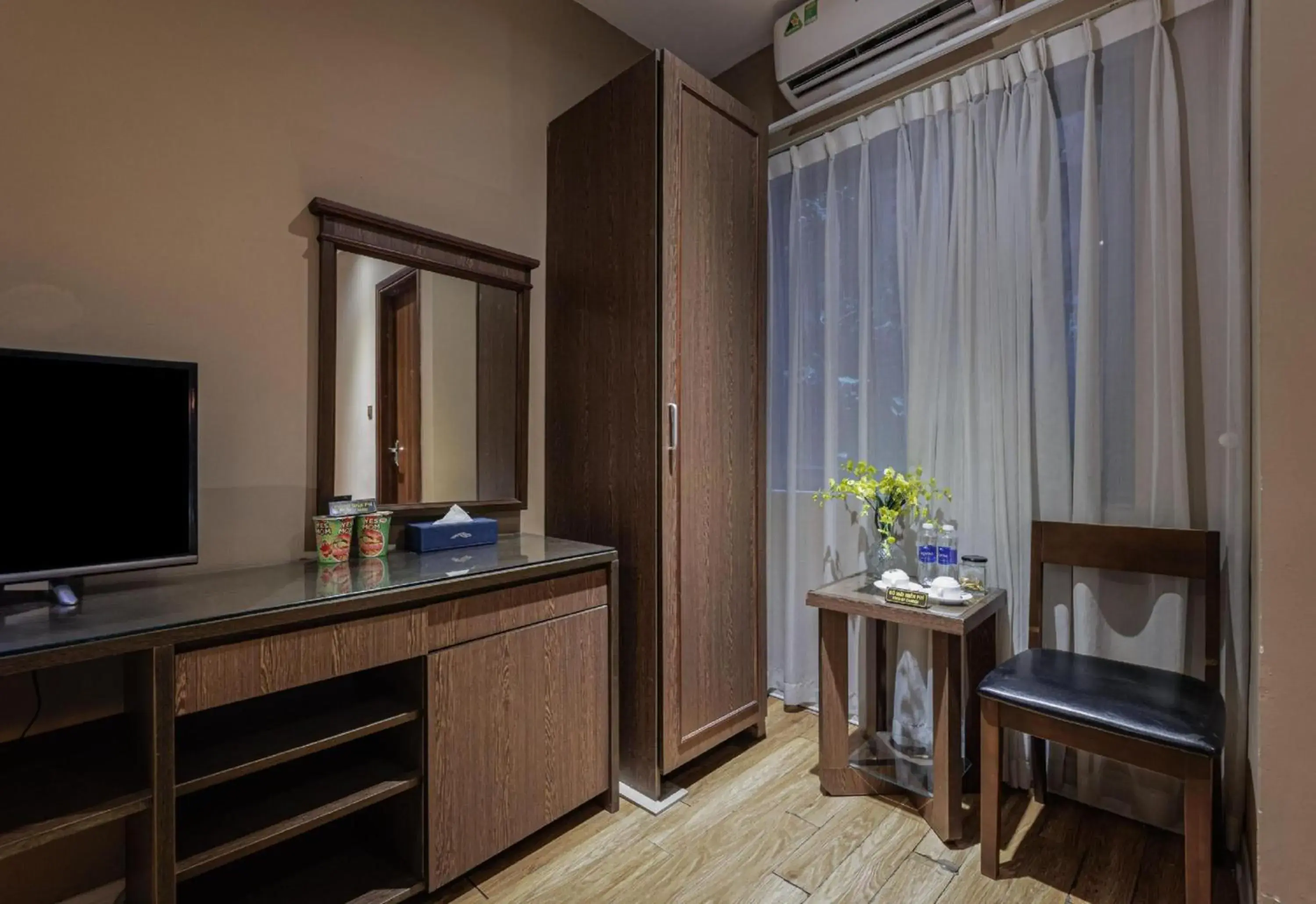 Superior Double Room in Collection O Le Grand Hanoi hotel - The Tryst Superior Double Room in Collection O Le Grand Hanoi hotel - The Tryst