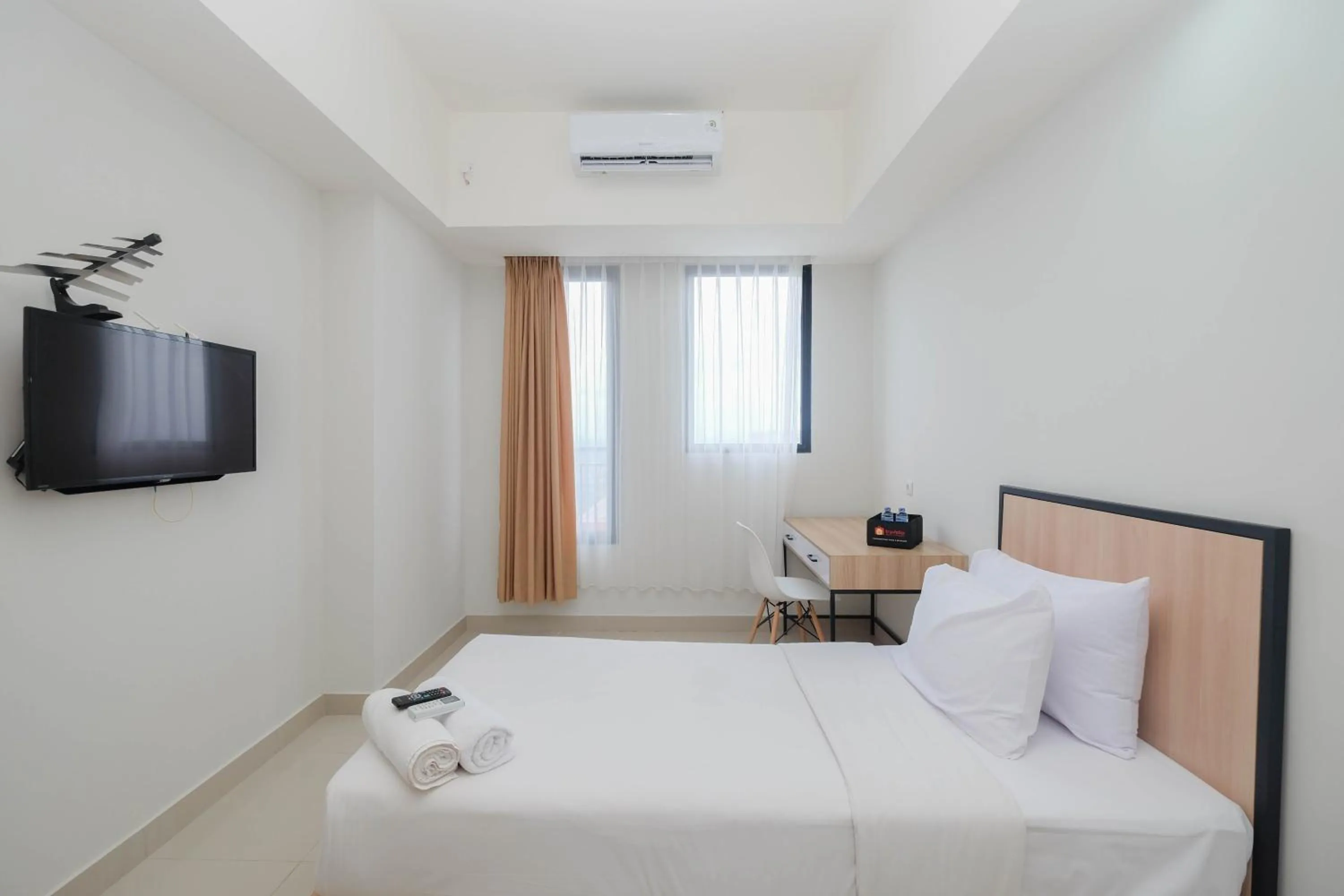 Pleasurable Studio at Evenciio Apartment near Campus Area By Travelio